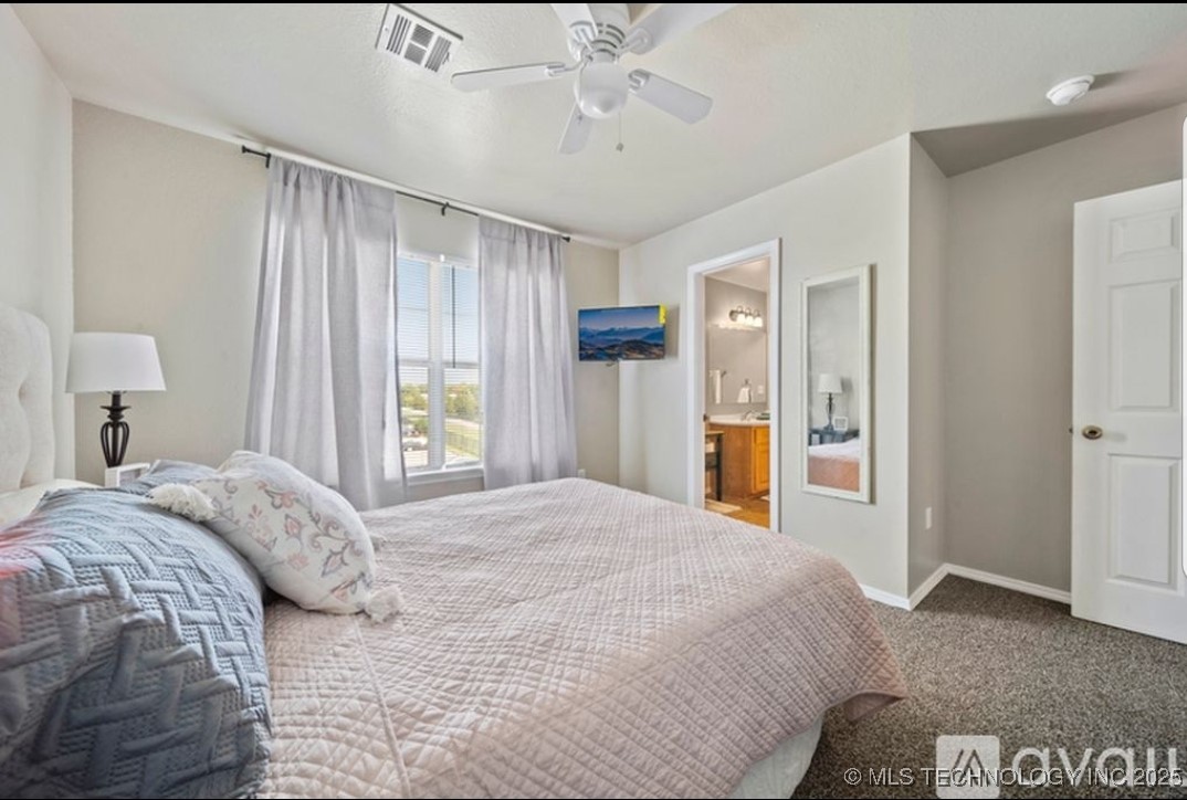 6710 S Utica Place Property Photo 30