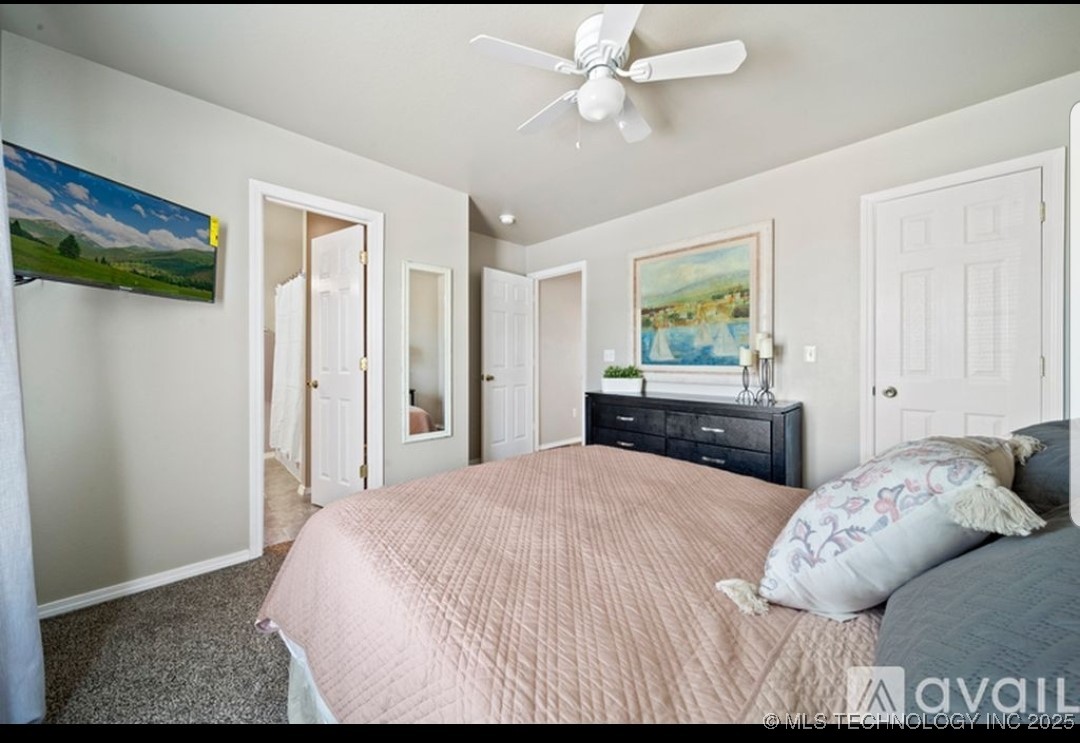 6710 S Utica Place Property Photo 31