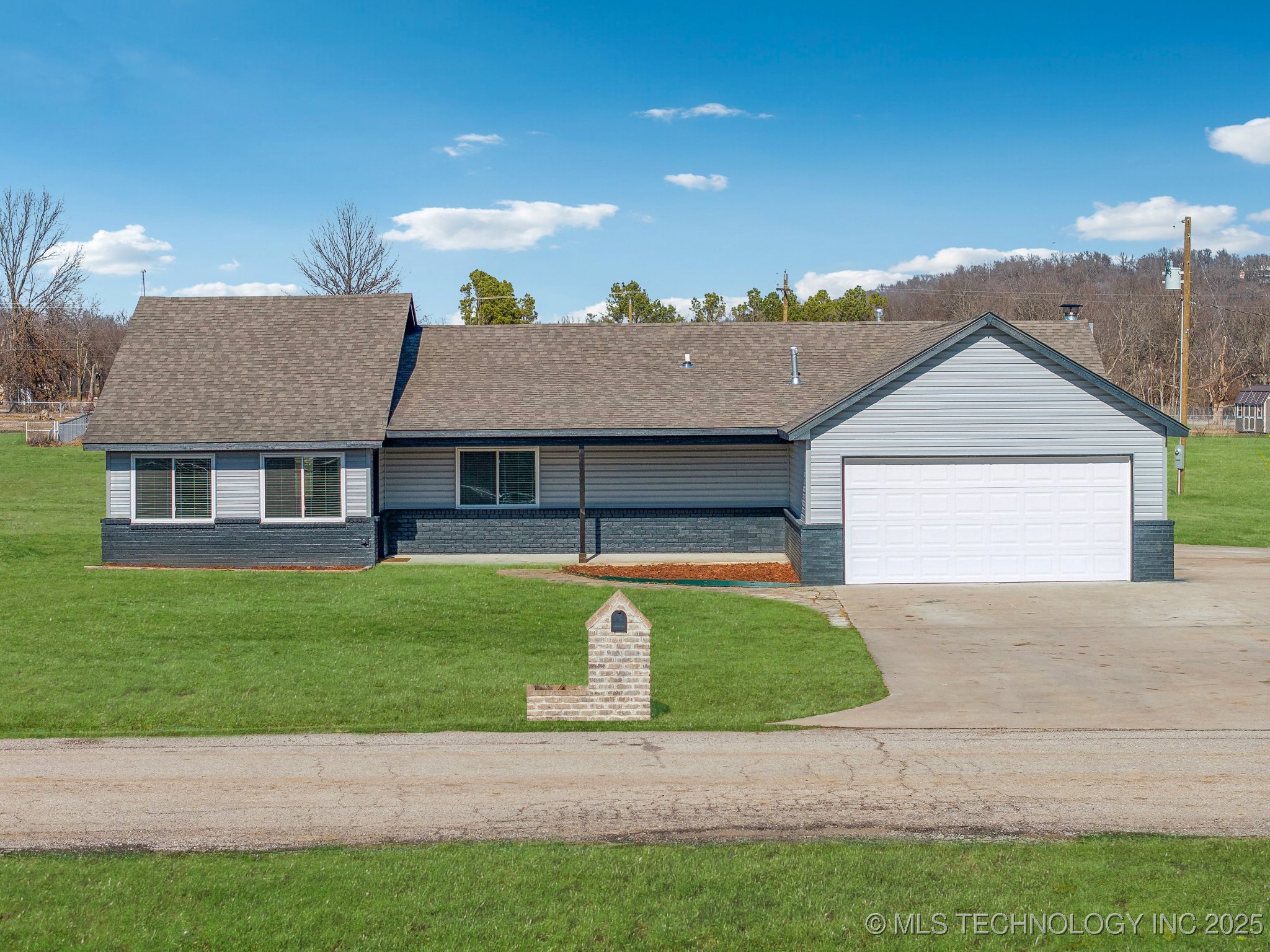 17065 Honeysuckle Lane Property Photo