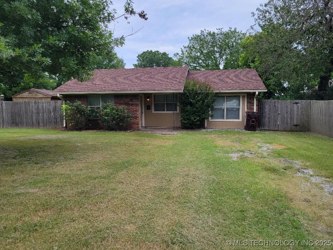 109 S E Street Property Photo 2