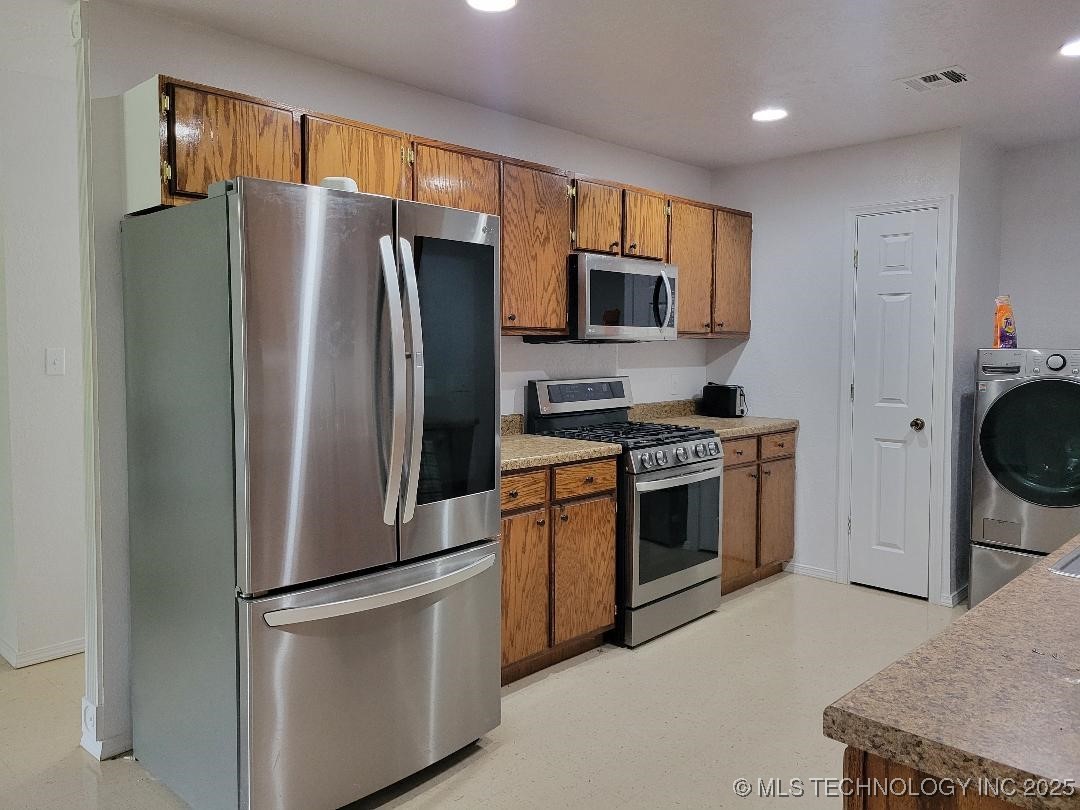 109 S E Street Property Photo 9