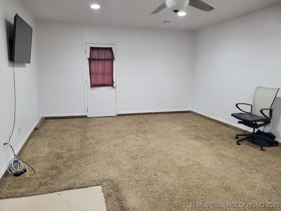 109 S E Street Property Photo 11