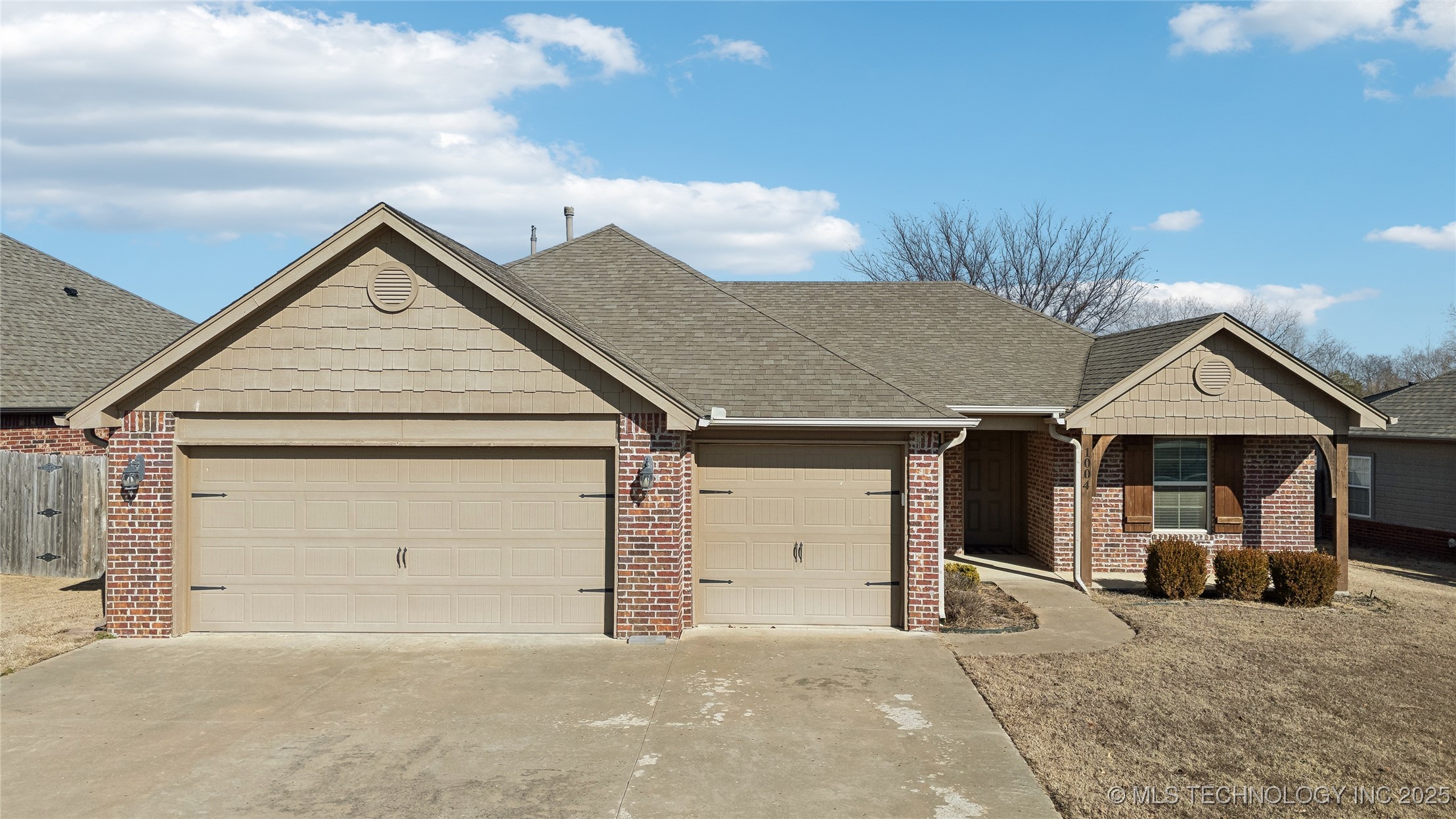 1004 W Missouri Avenue Property Photo