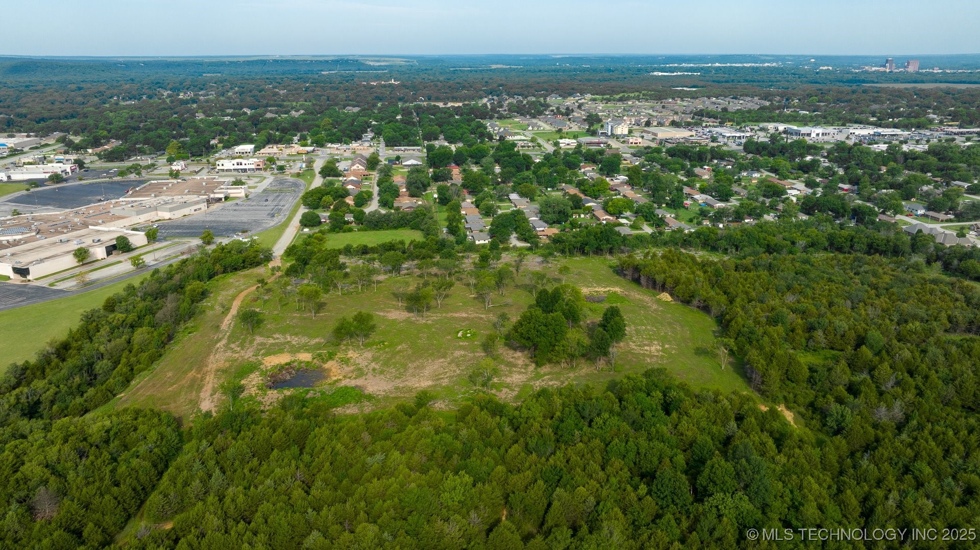 2 Se Barnett Avenue Property Photo 7