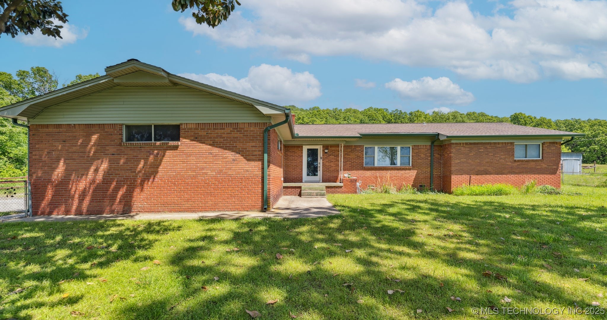 428867 Highway 266 Property Photo 2