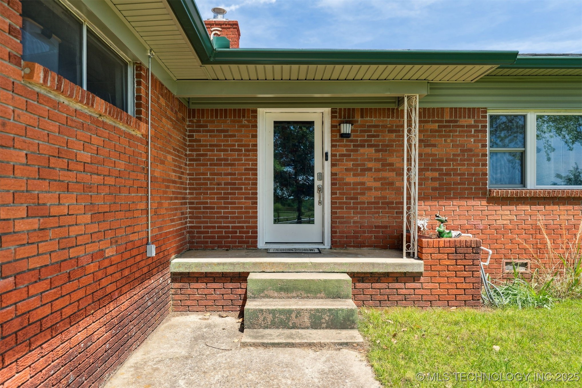 428867 Highway 266 Property Photo 4