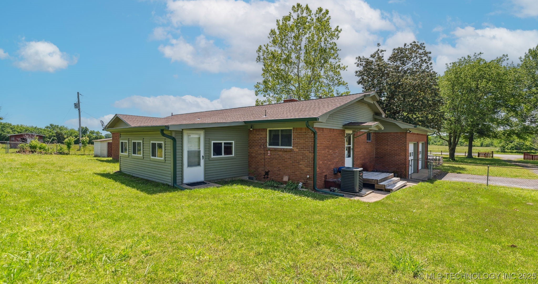 428867 Highway 266 Property Photo 28
