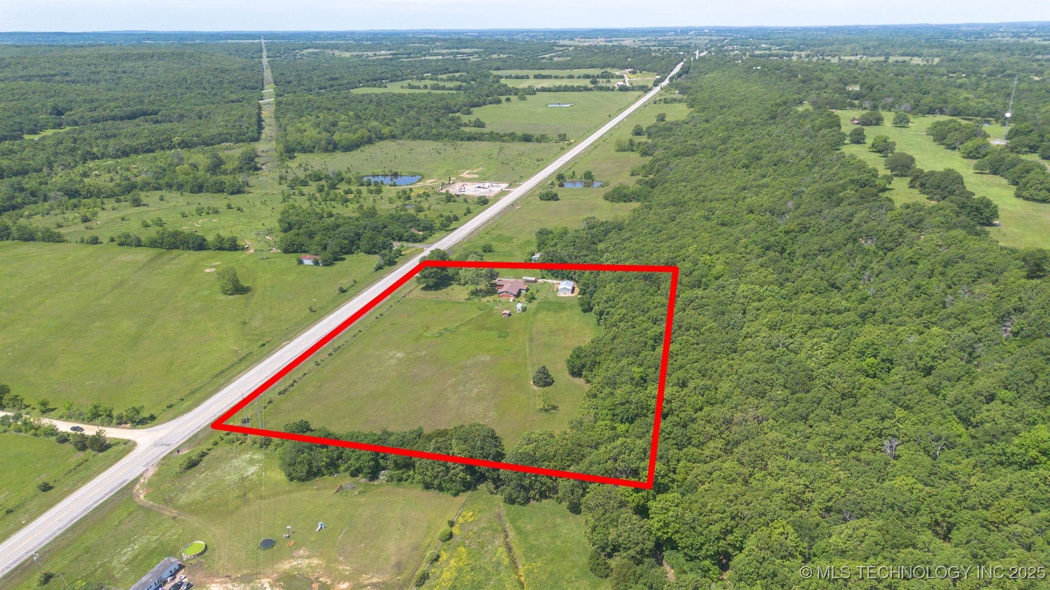428867 Highway 266 Property Photo 34
