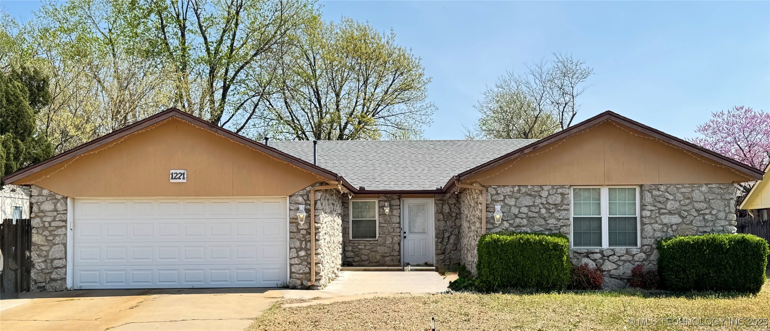 1221 S 28th Street Property Photo 1