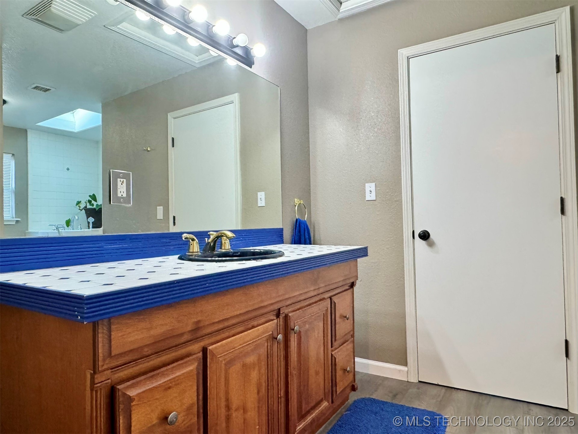 1221 S 28th Street Property Photo 12