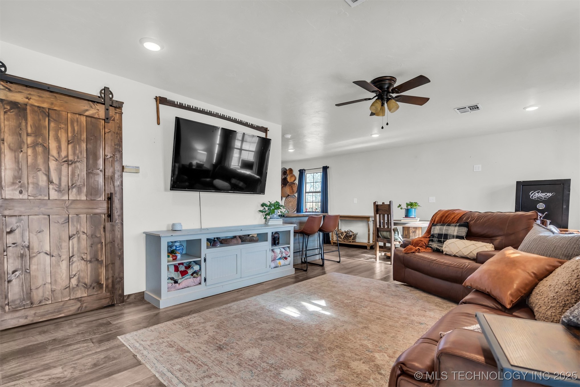 6263 Sunshine Property Photo 22