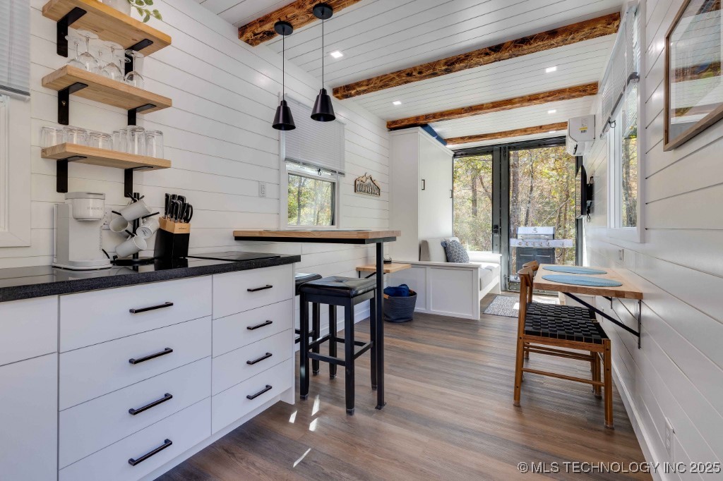 154 Double Oak Property Photo 2