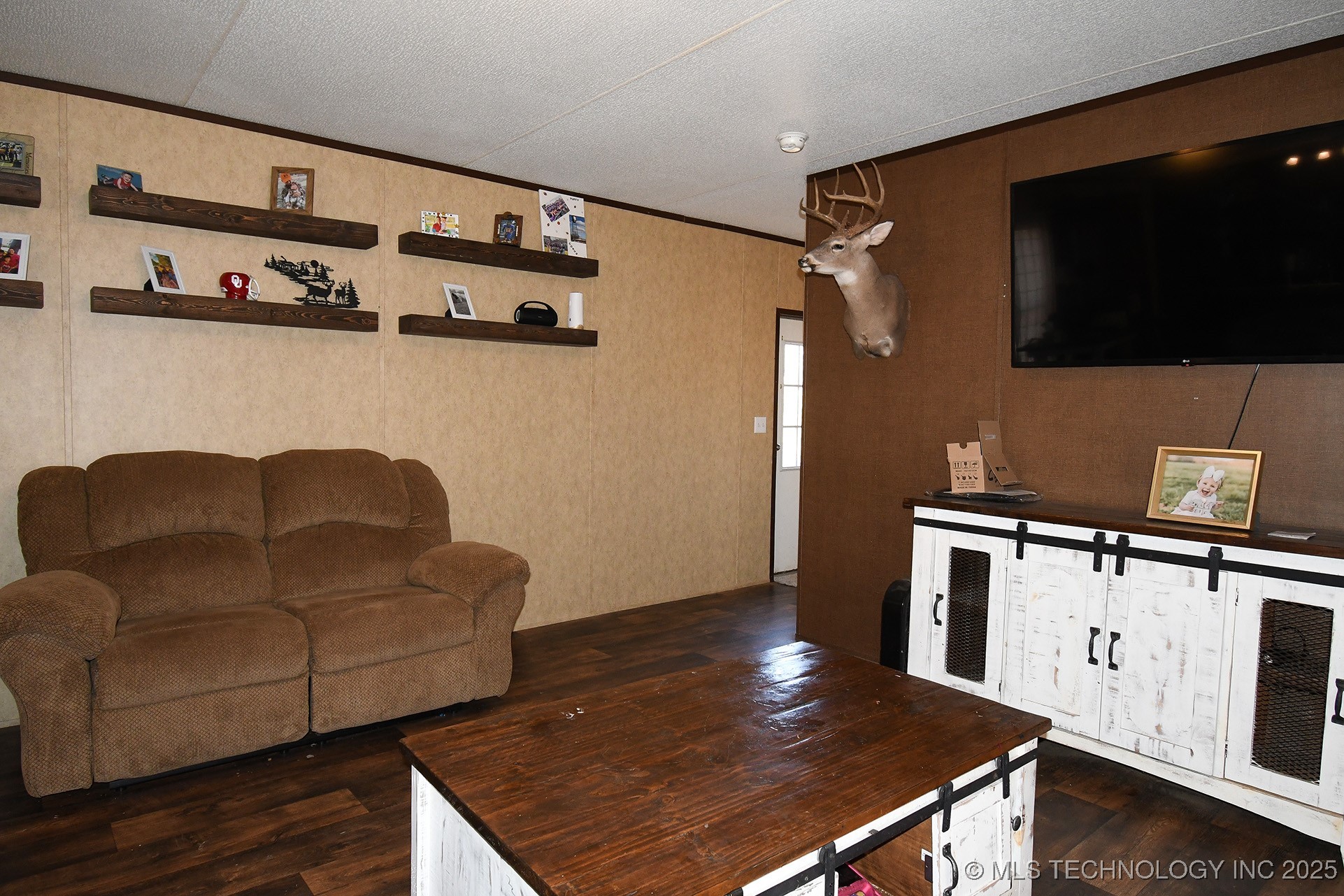 450856 E 1020 Property Photo 4