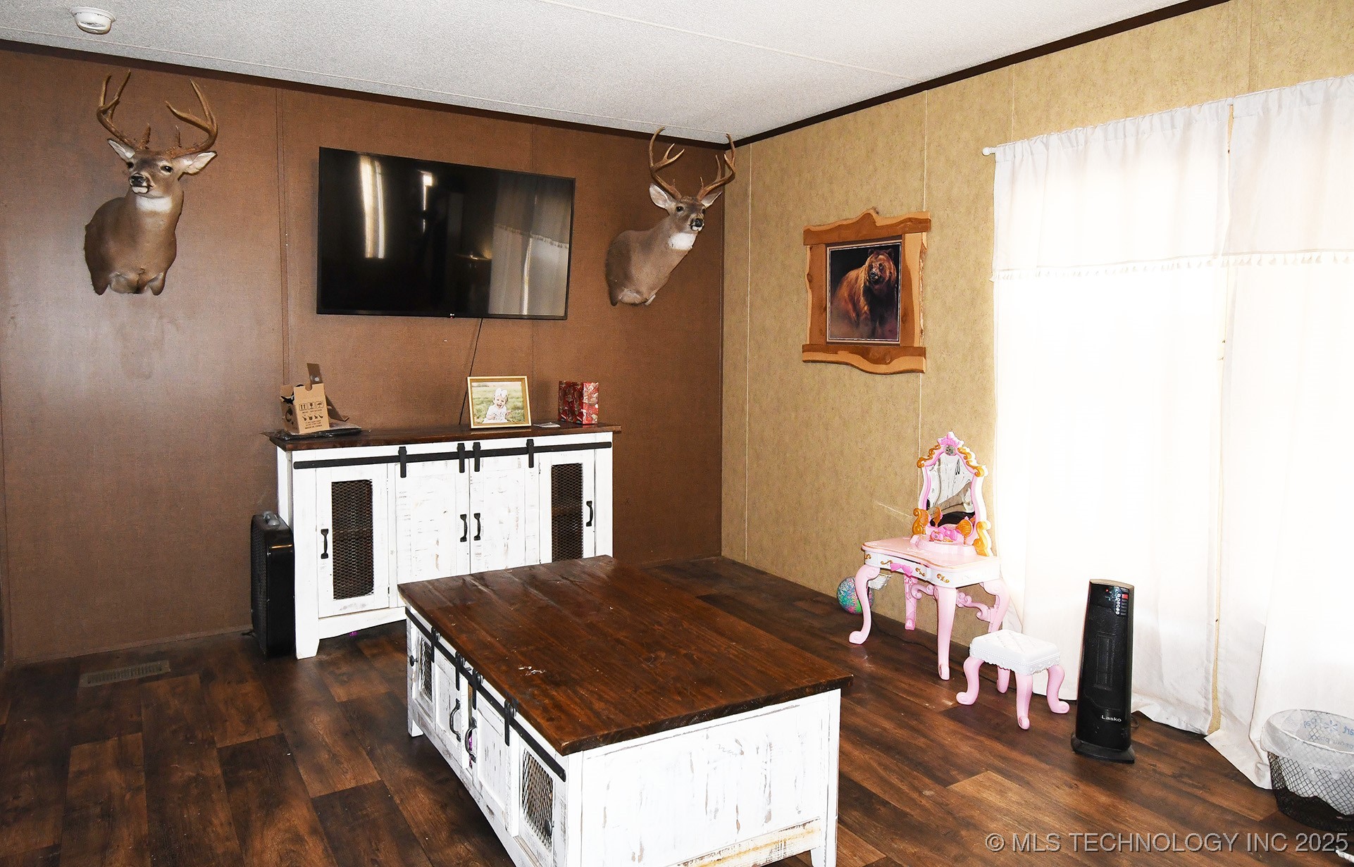 450856 E 1020 Property Photo 6