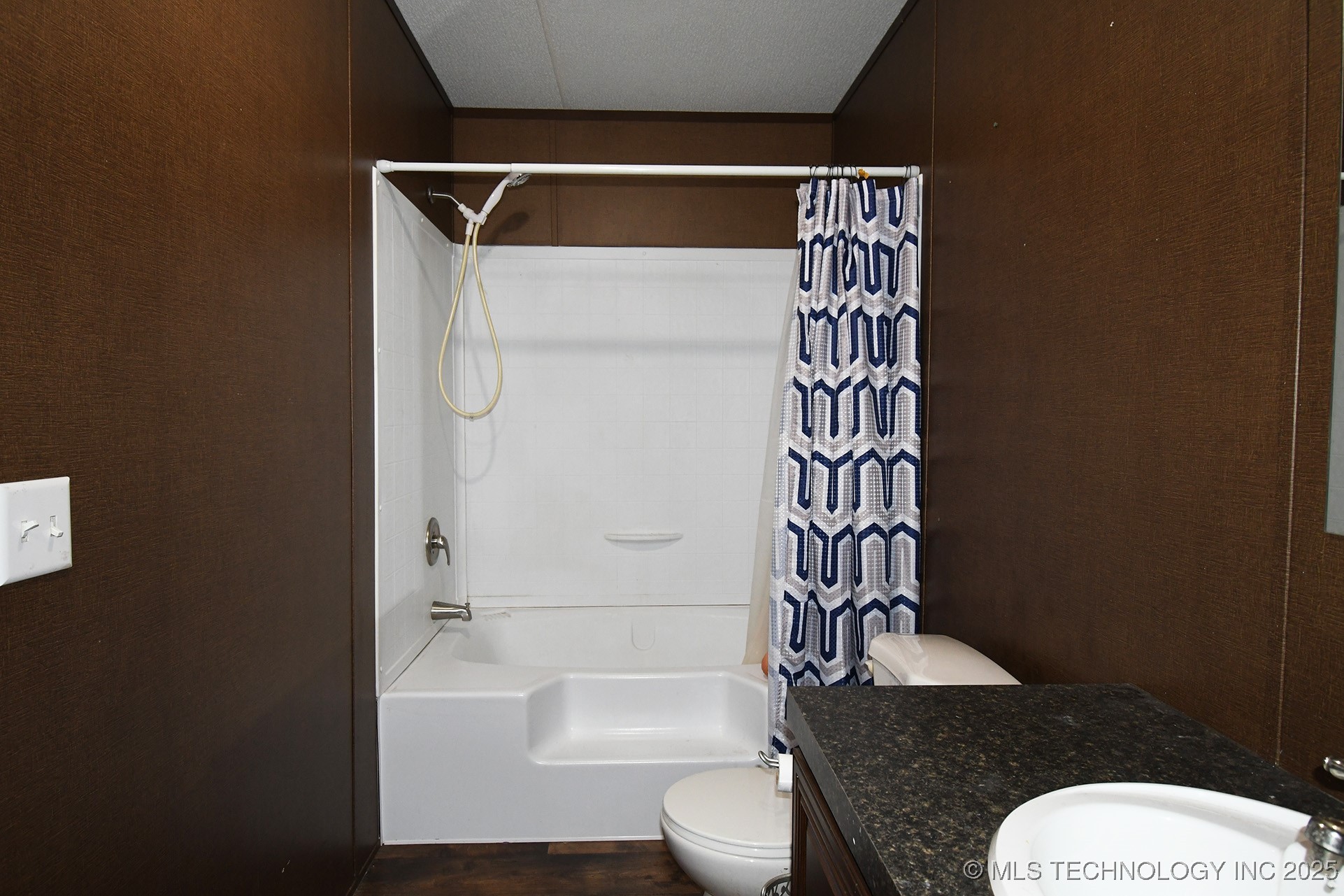 450856 E 1020 Property Photo 18