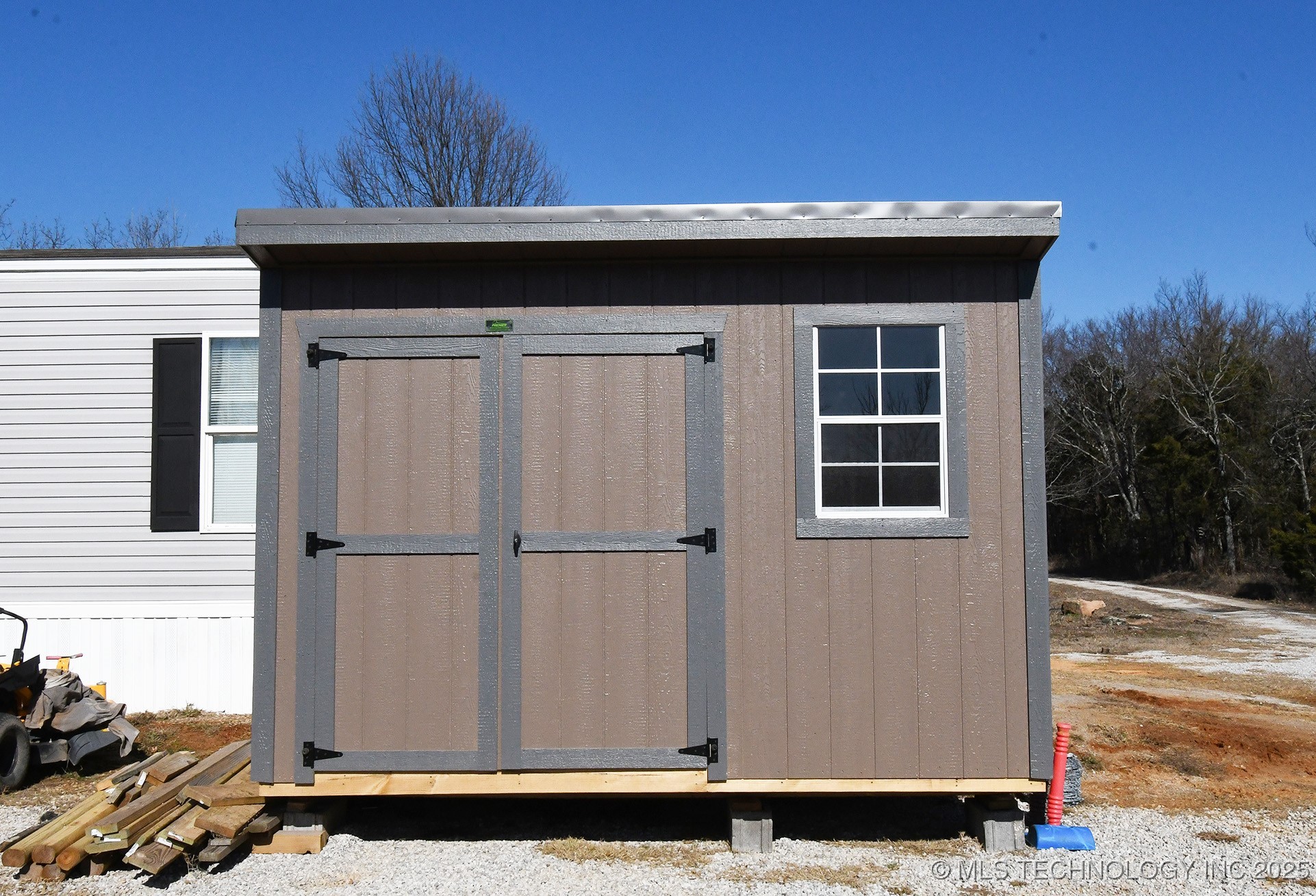 450856 E 1020 Property Photo 27