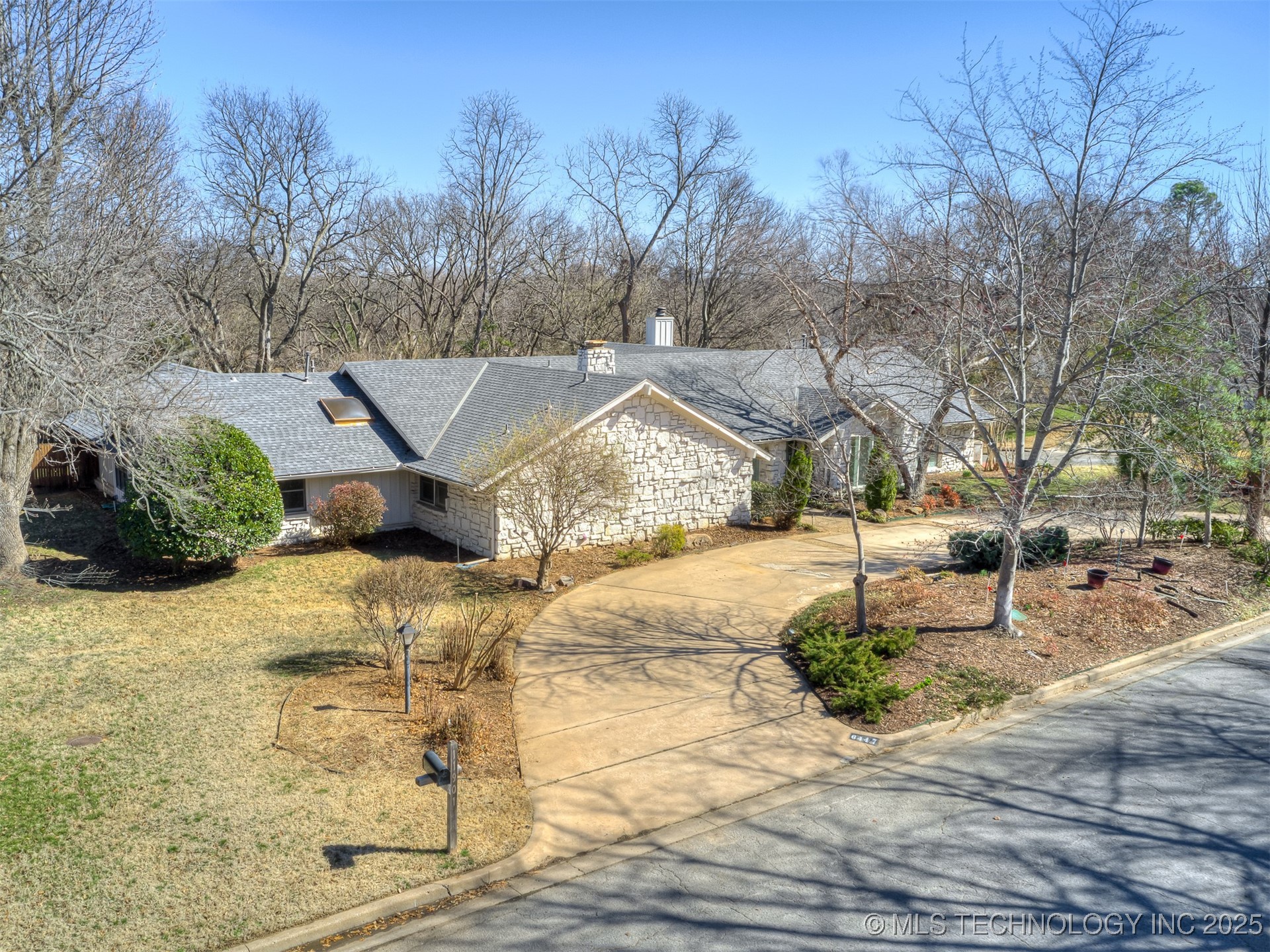 6447 S Indianapolis Place Property Photo