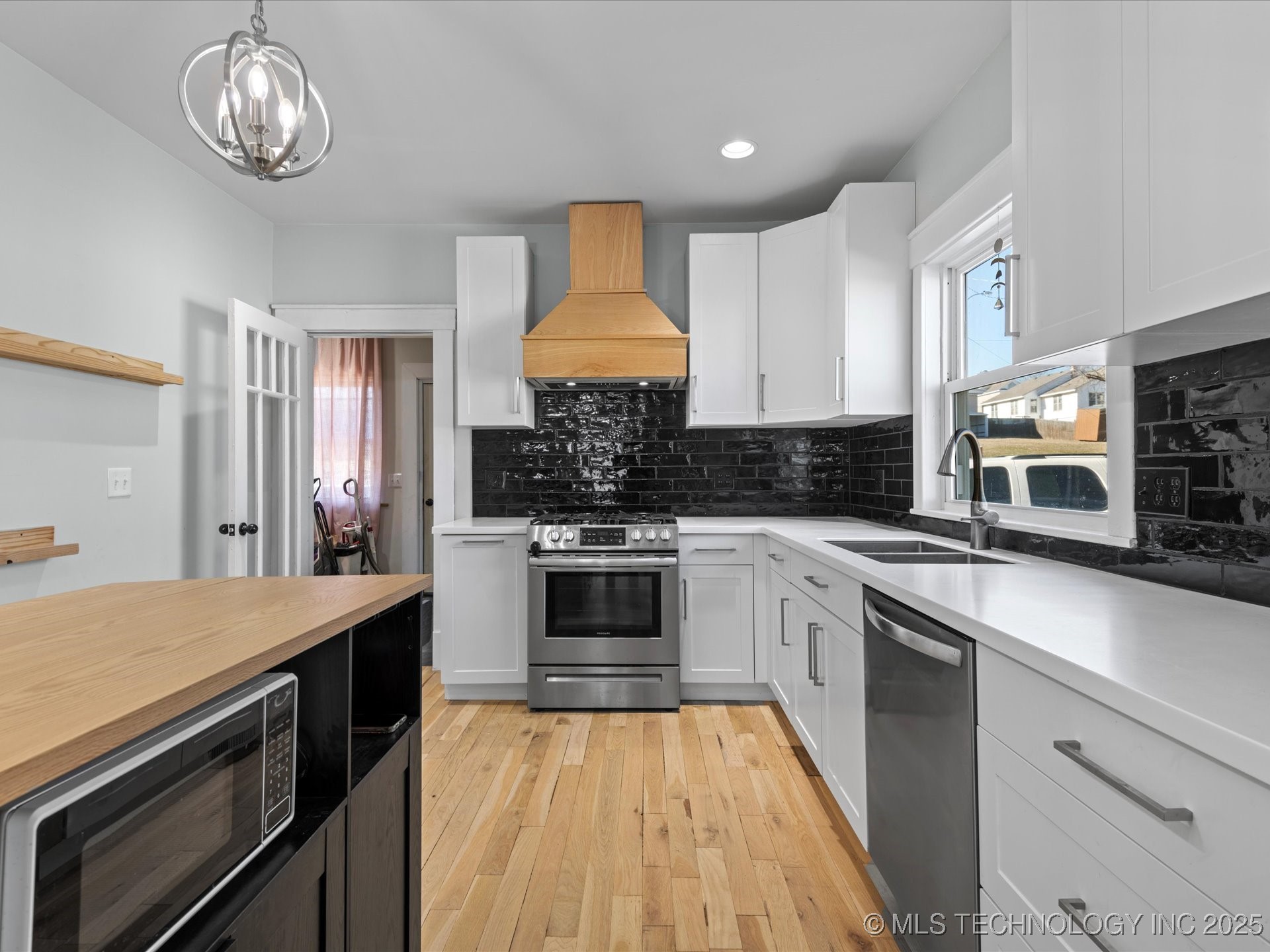 128 S Pine Street Property Photo 4