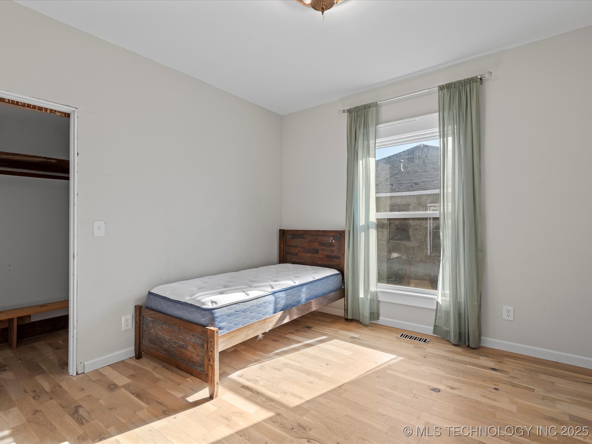 128 S Pine Street Property Photo 8