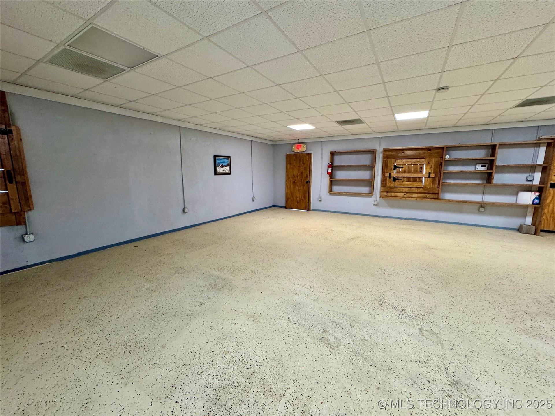 601 S 9th Highway Property Photo 5