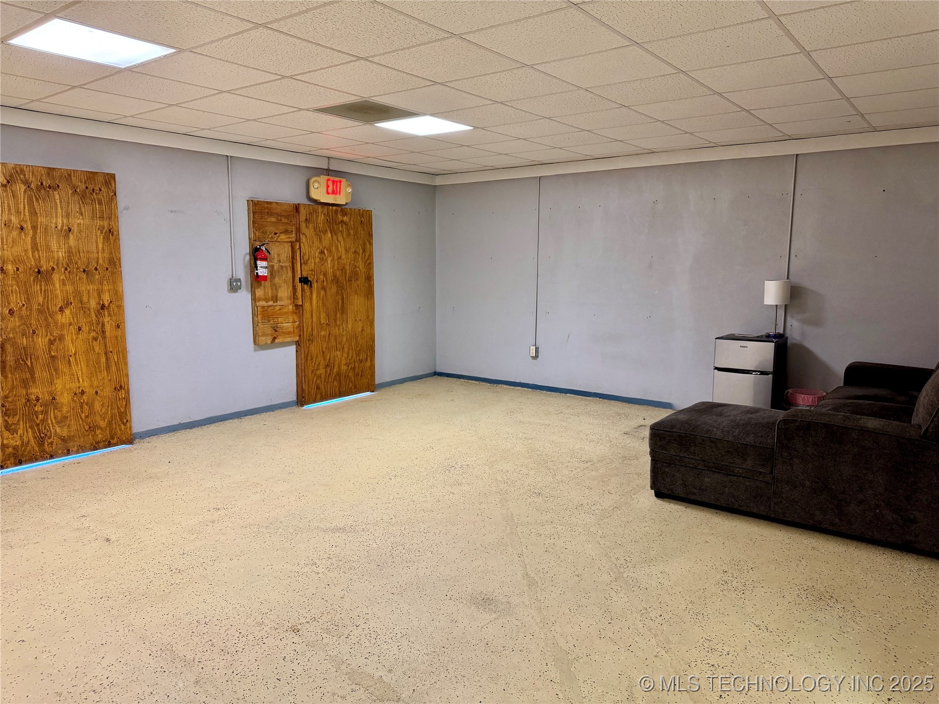601 S 9th Highway Property Photo 10