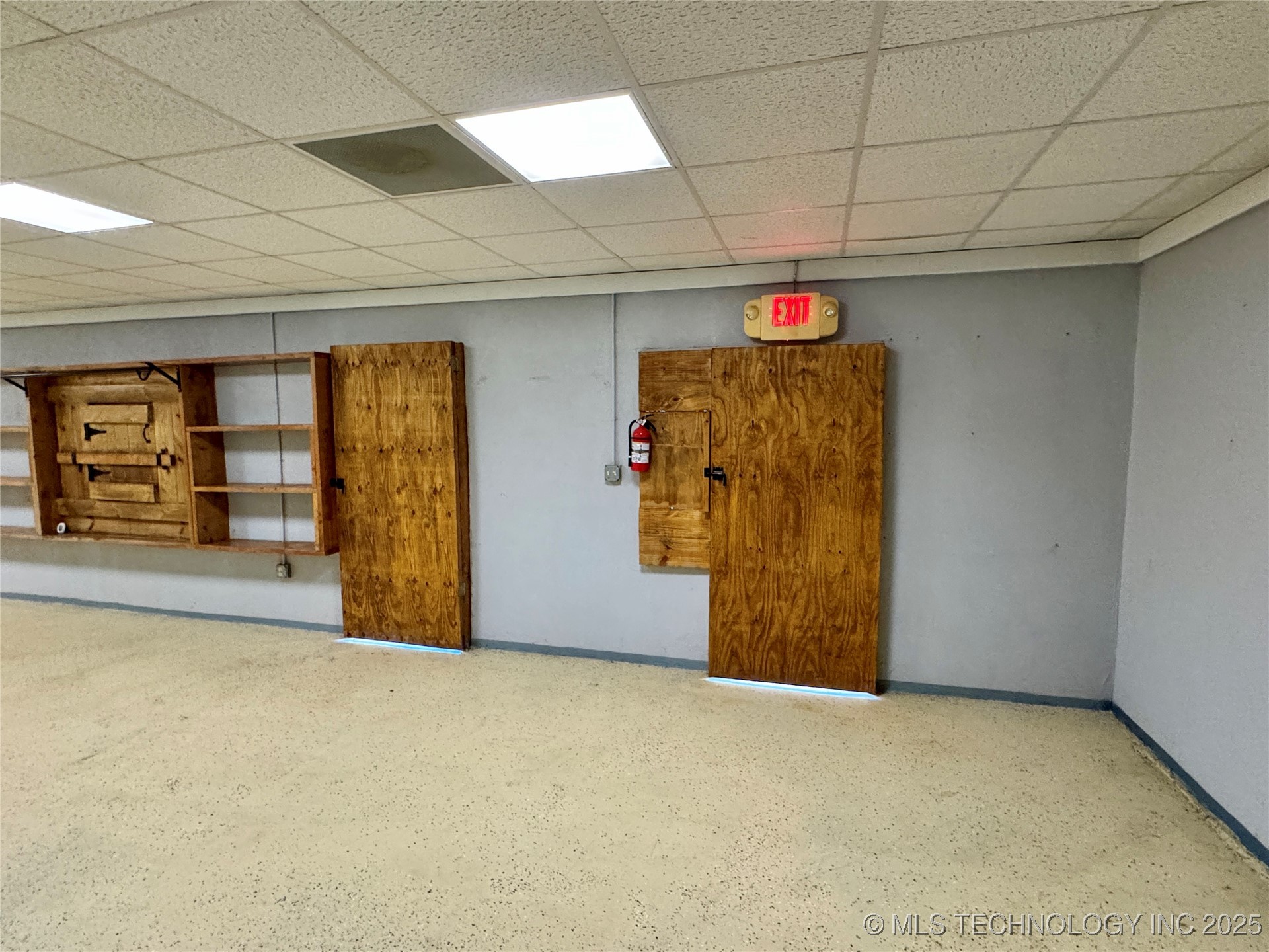 601 S 9th Highway Property Photo 13