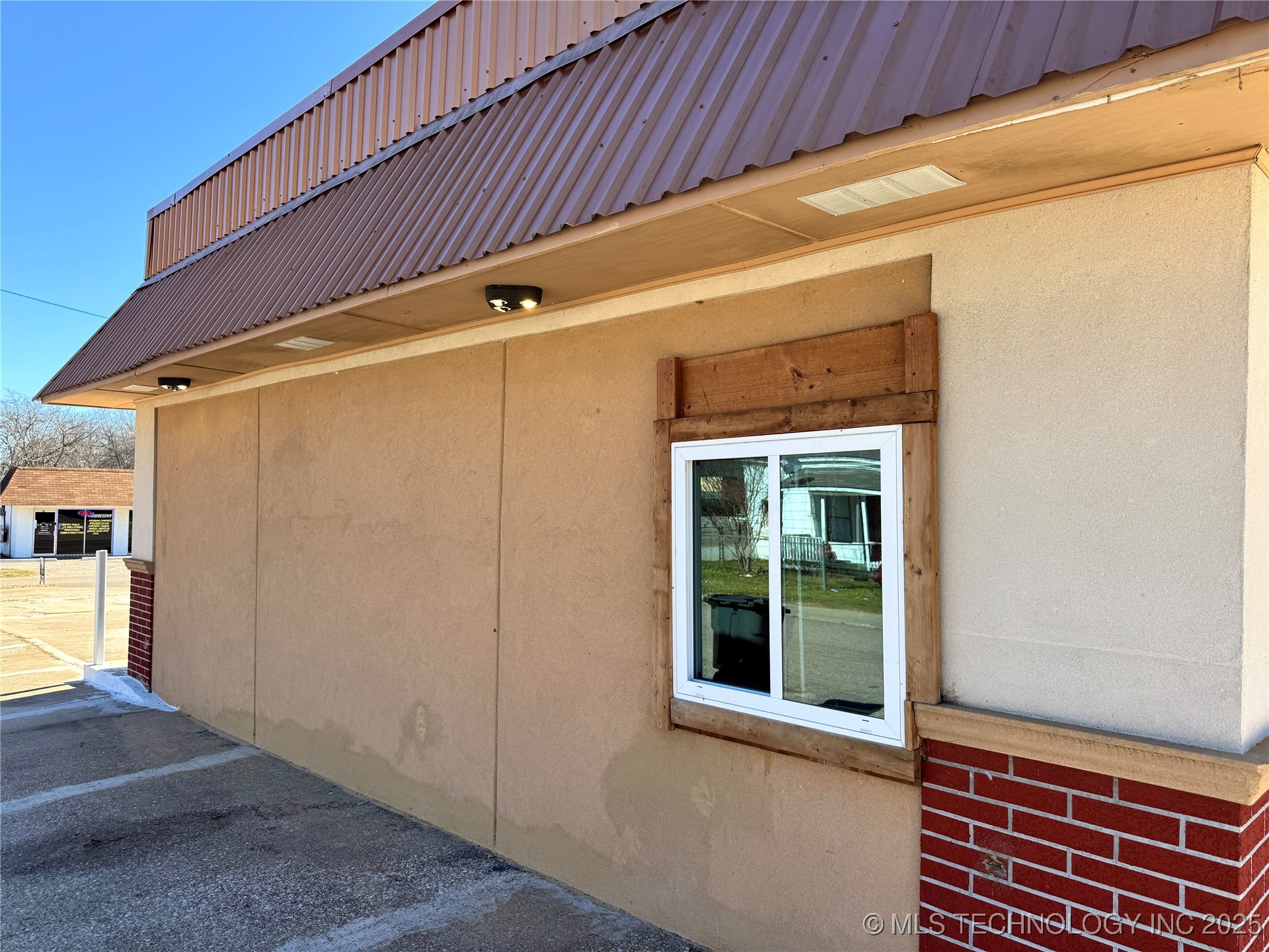 601 S 9th Highway Property Photo 22
