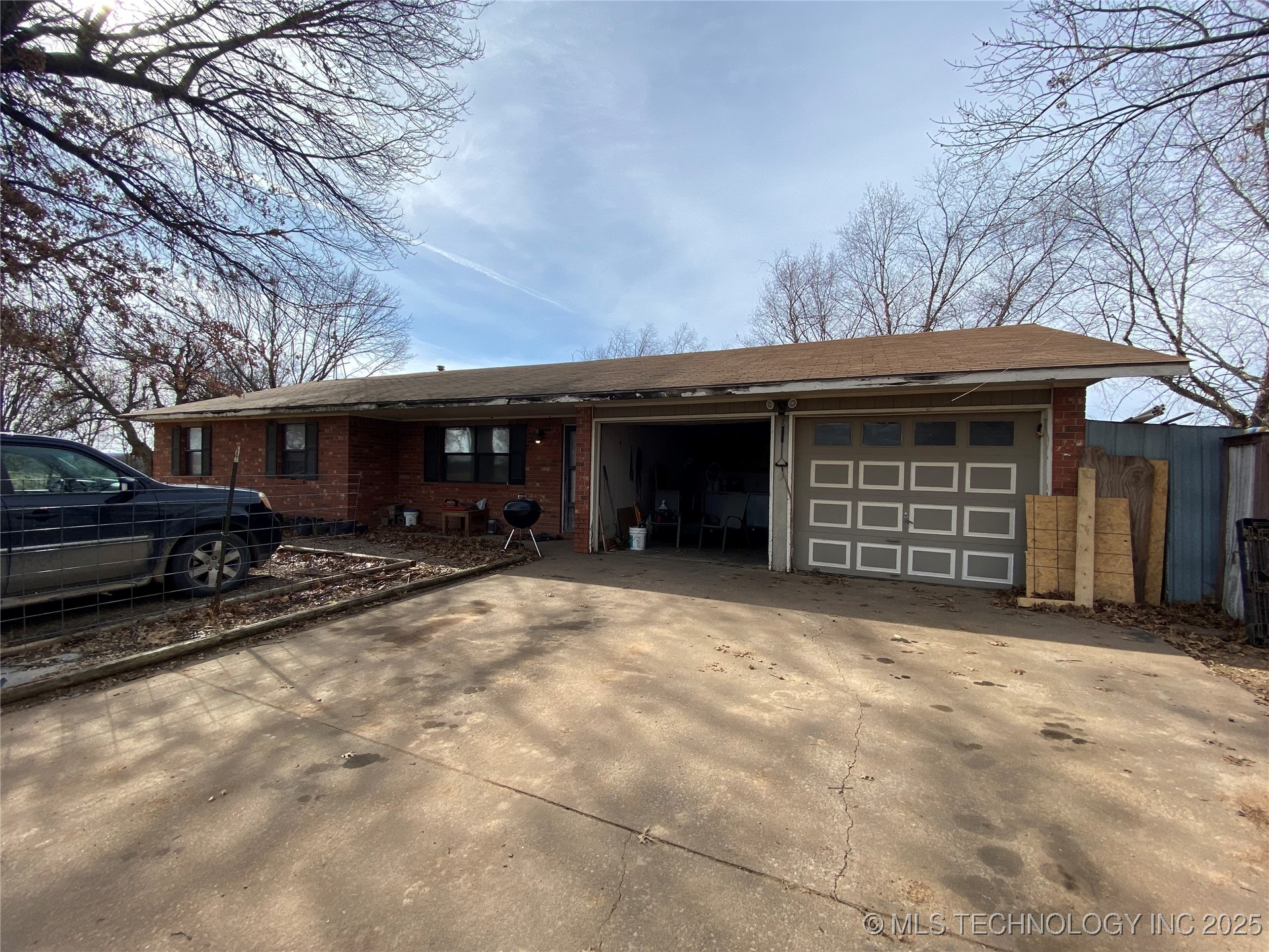 68400 E 330th Road Property Photo