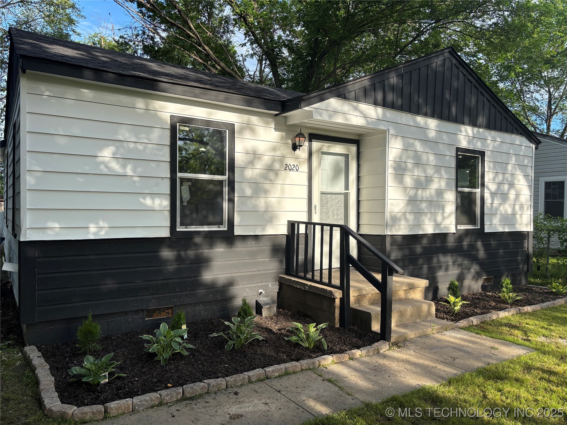 2020 N 14th Street Property Photo 1