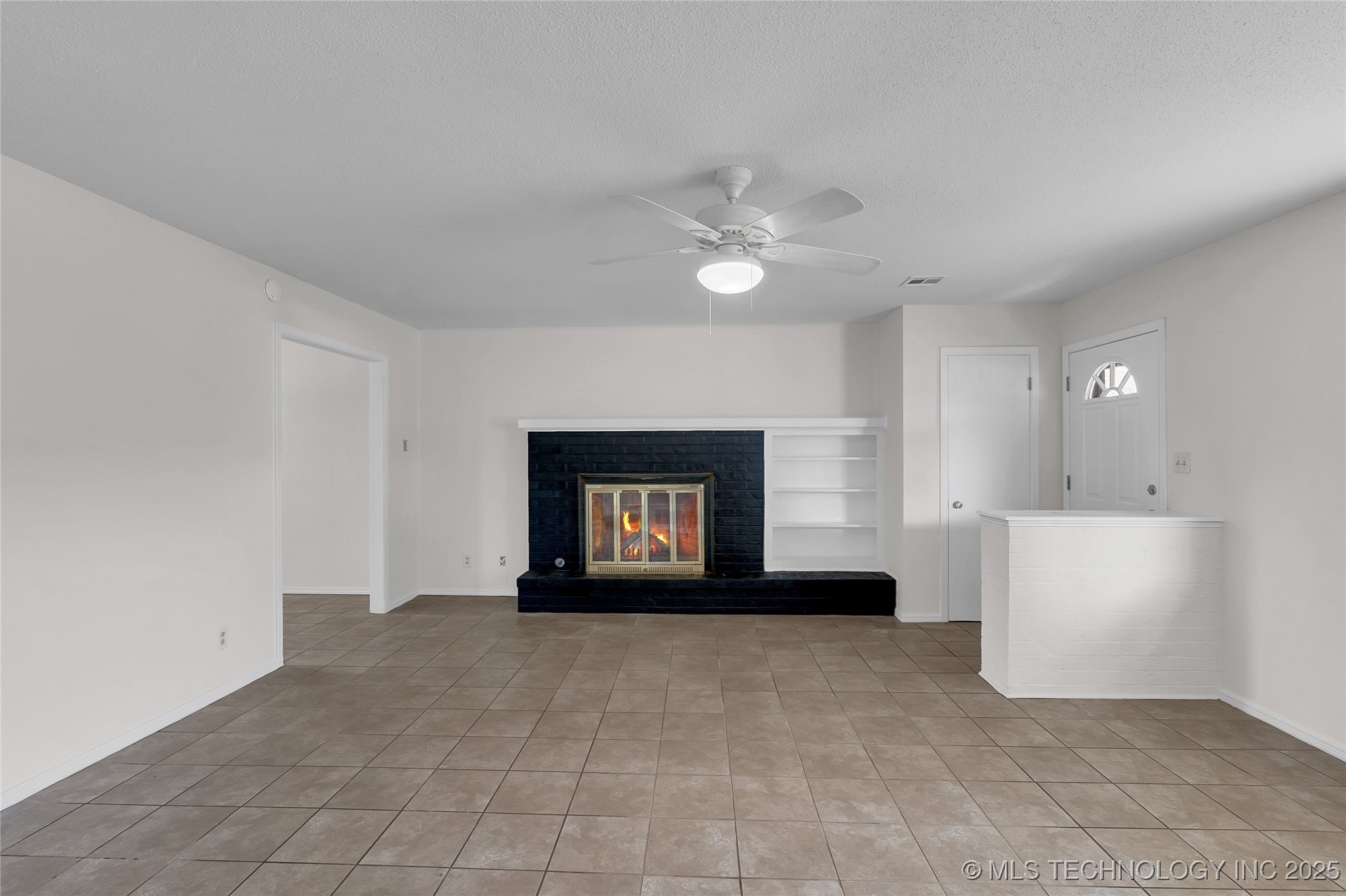 1127 W Shawnee Avenue Property Photo 6