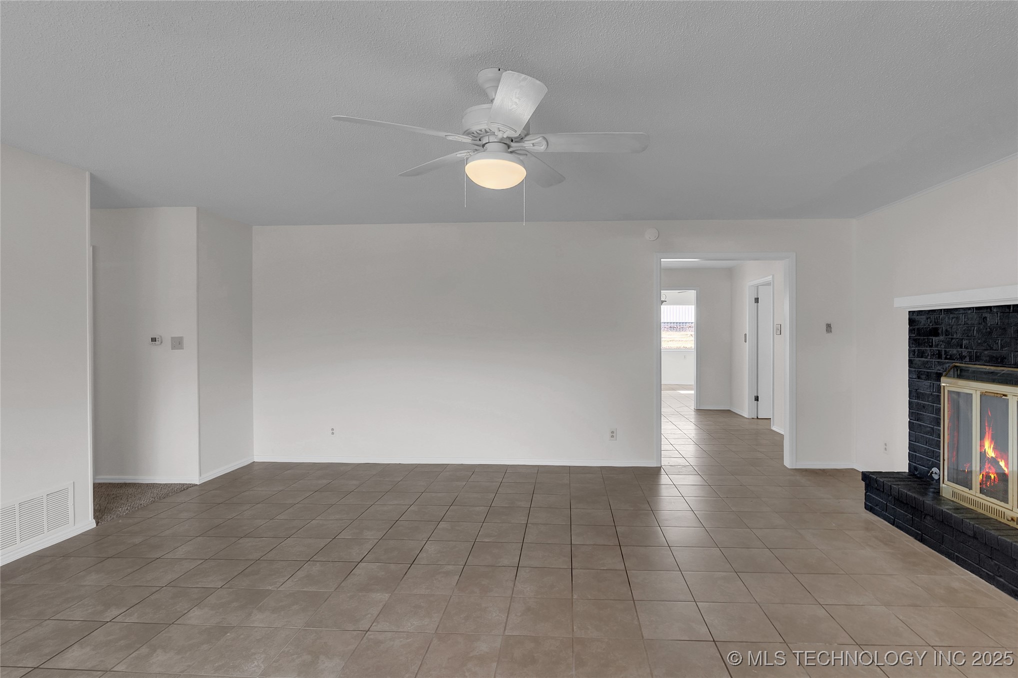 1127 W Shawnee Avenue Property Photo 11