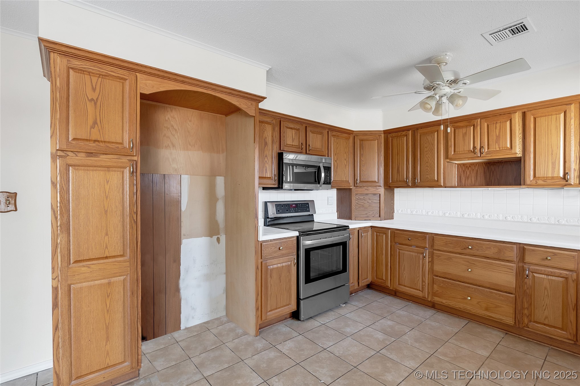 1127 W Shawnee Avenue Property Photo 15