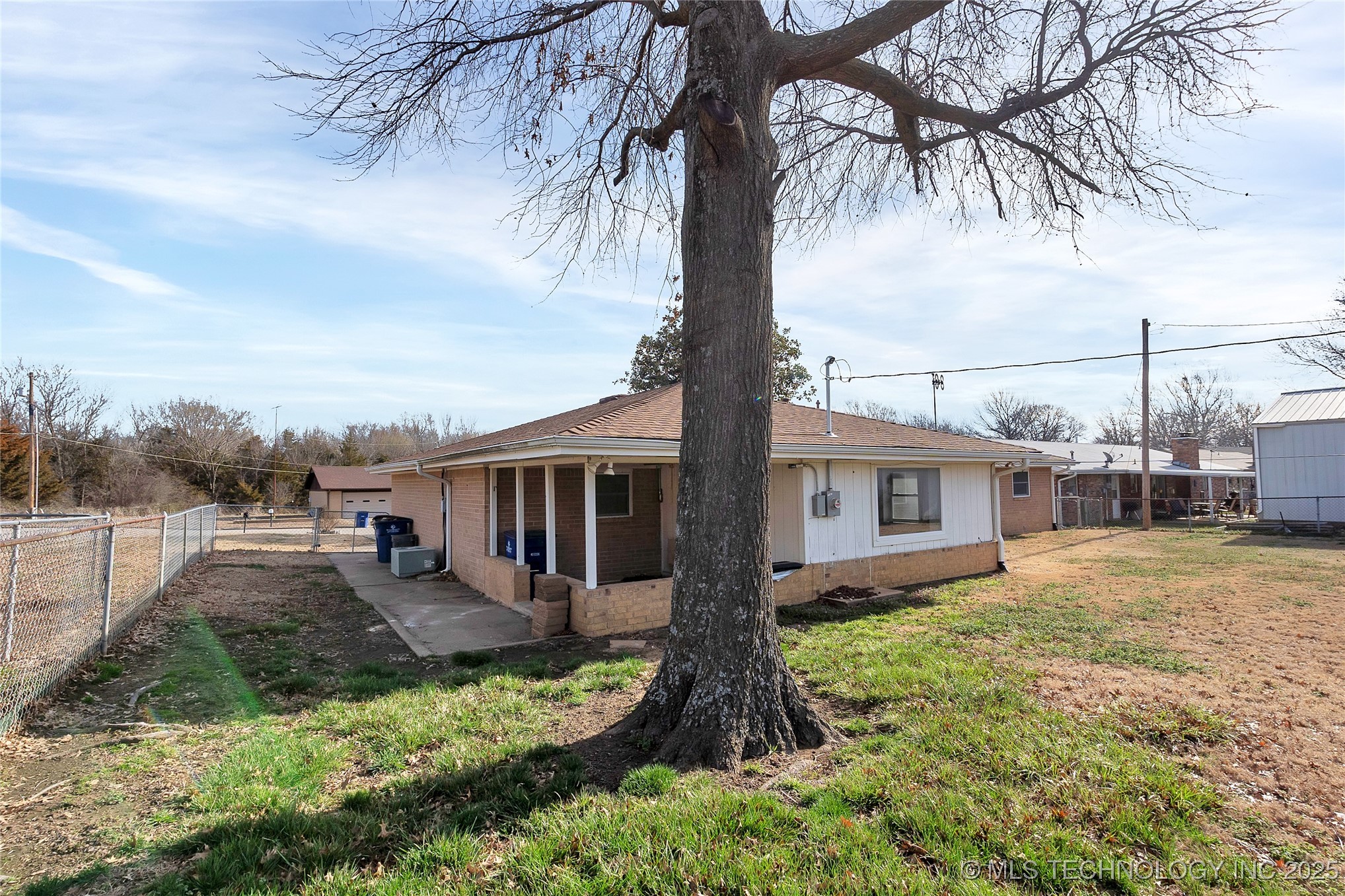 1127 W Shawnee Avenue Property Photo 33