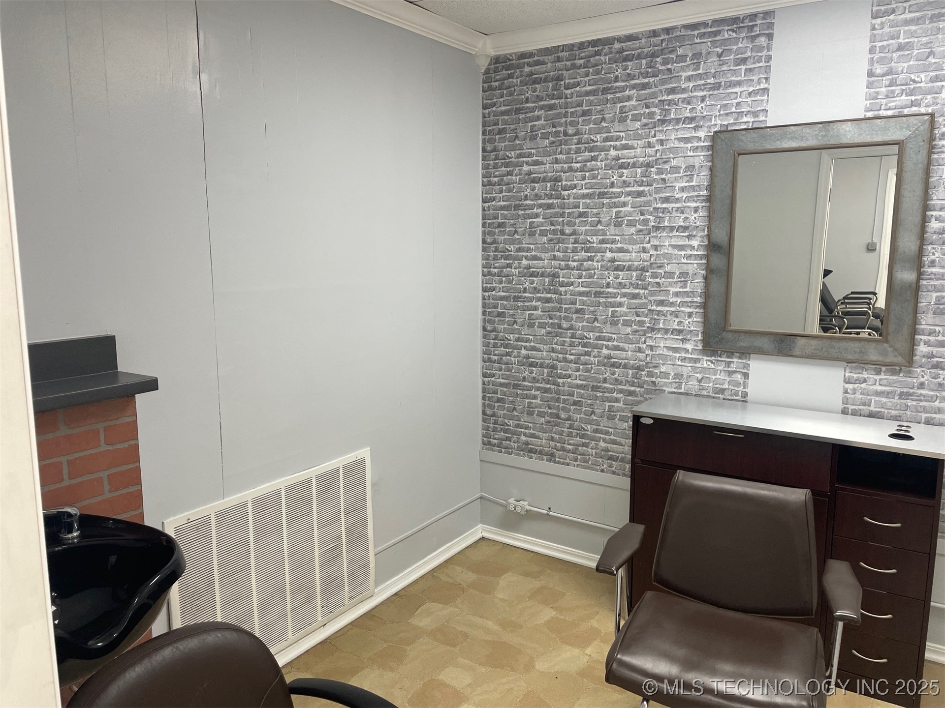 111 S 9th Street Property Photo 19