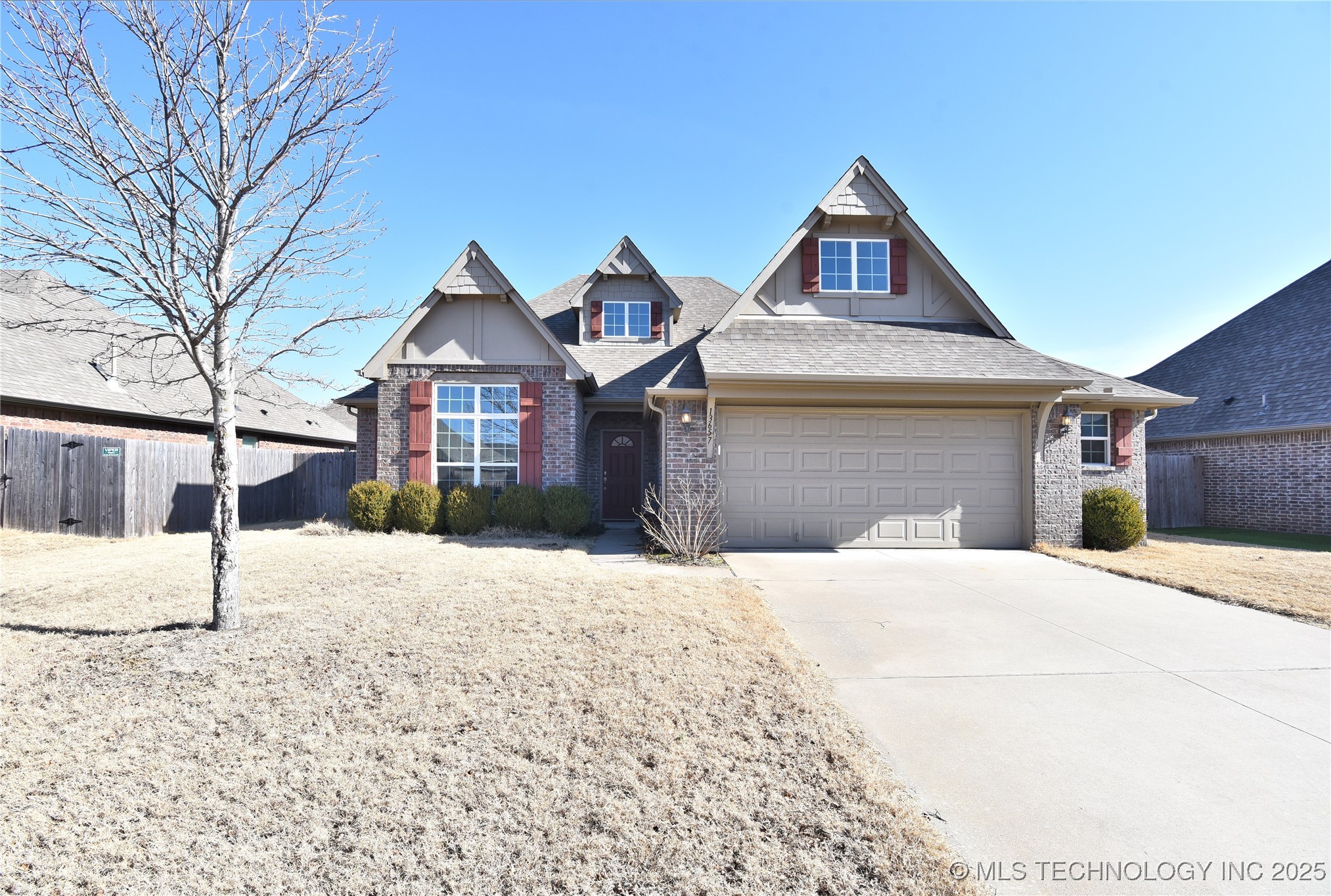 Glenn Abbey Blks 7 13 Real Estate Listings Main Image