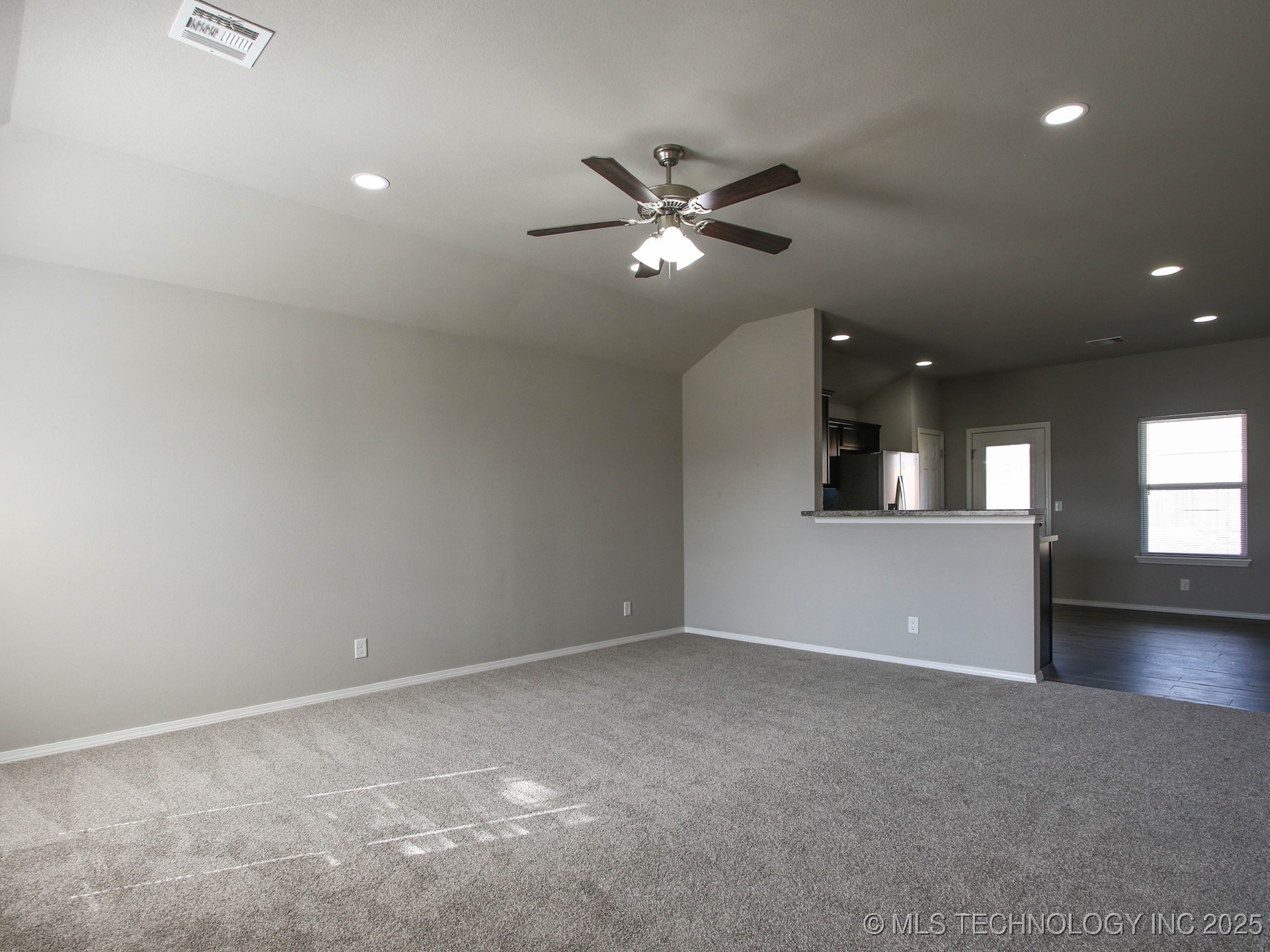25427 E 93rd Place Property Photo 3