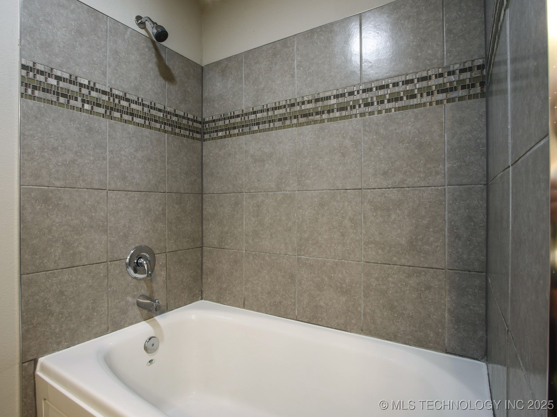 25427 E 93rd Place Property Photo 17