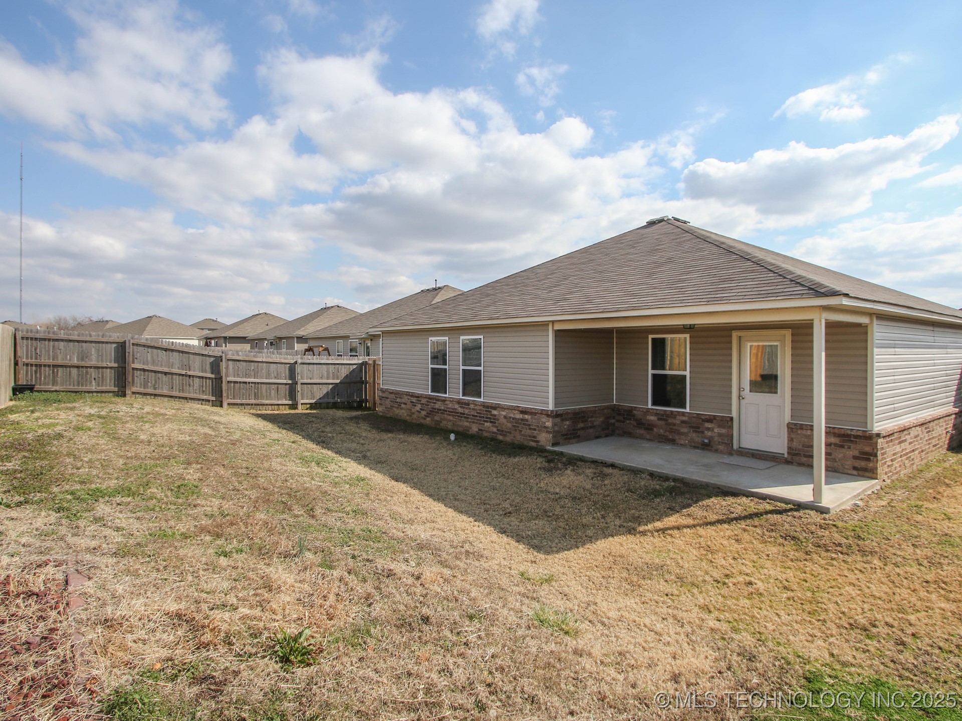 25427 E 93rd Place Property Photo 24