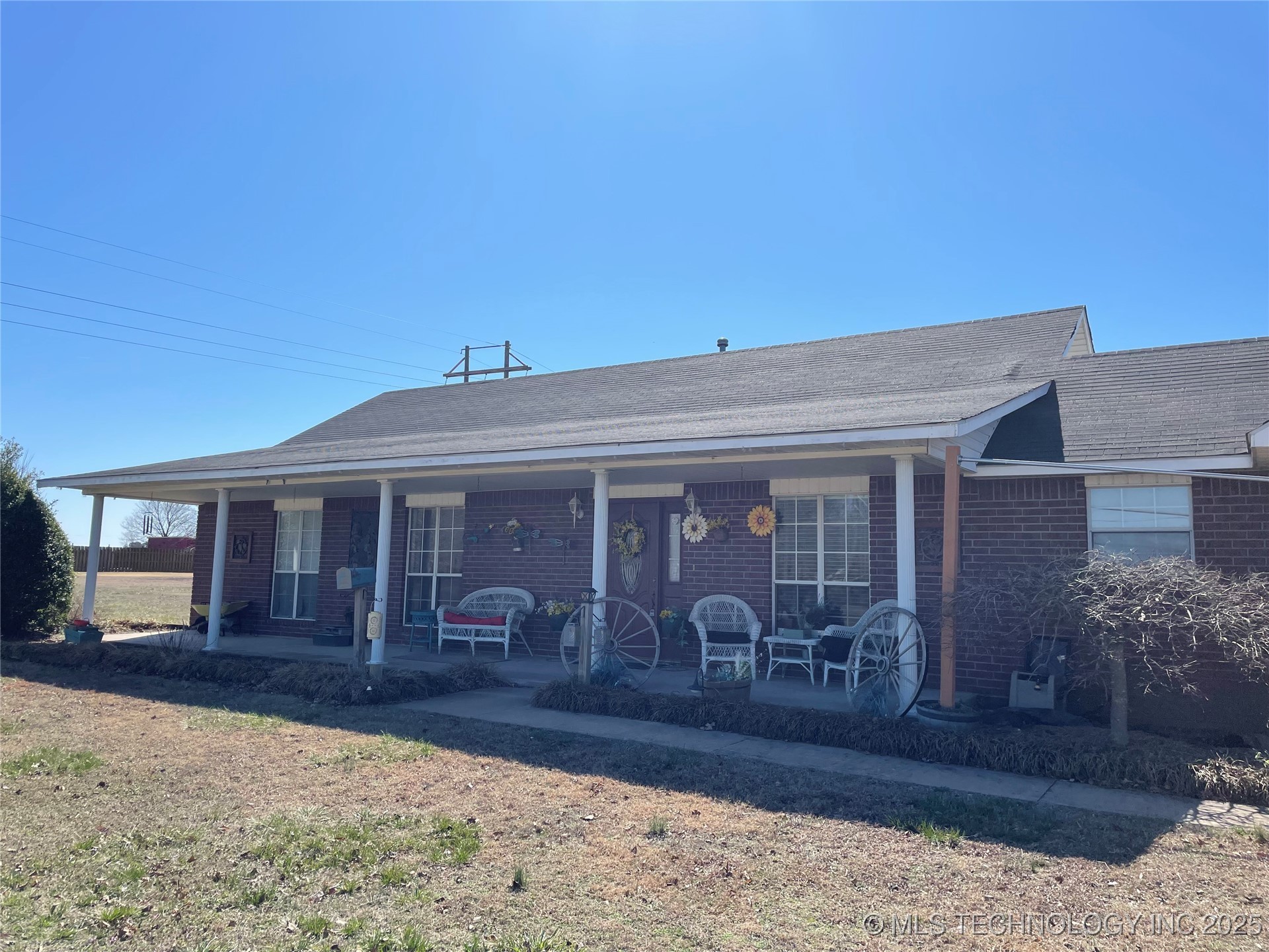 469728 Hwy 100 Property Photo 1