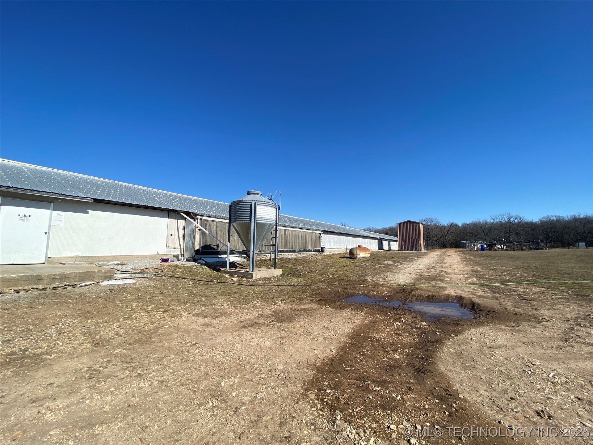 20218 E 430 Road Property Photo 5