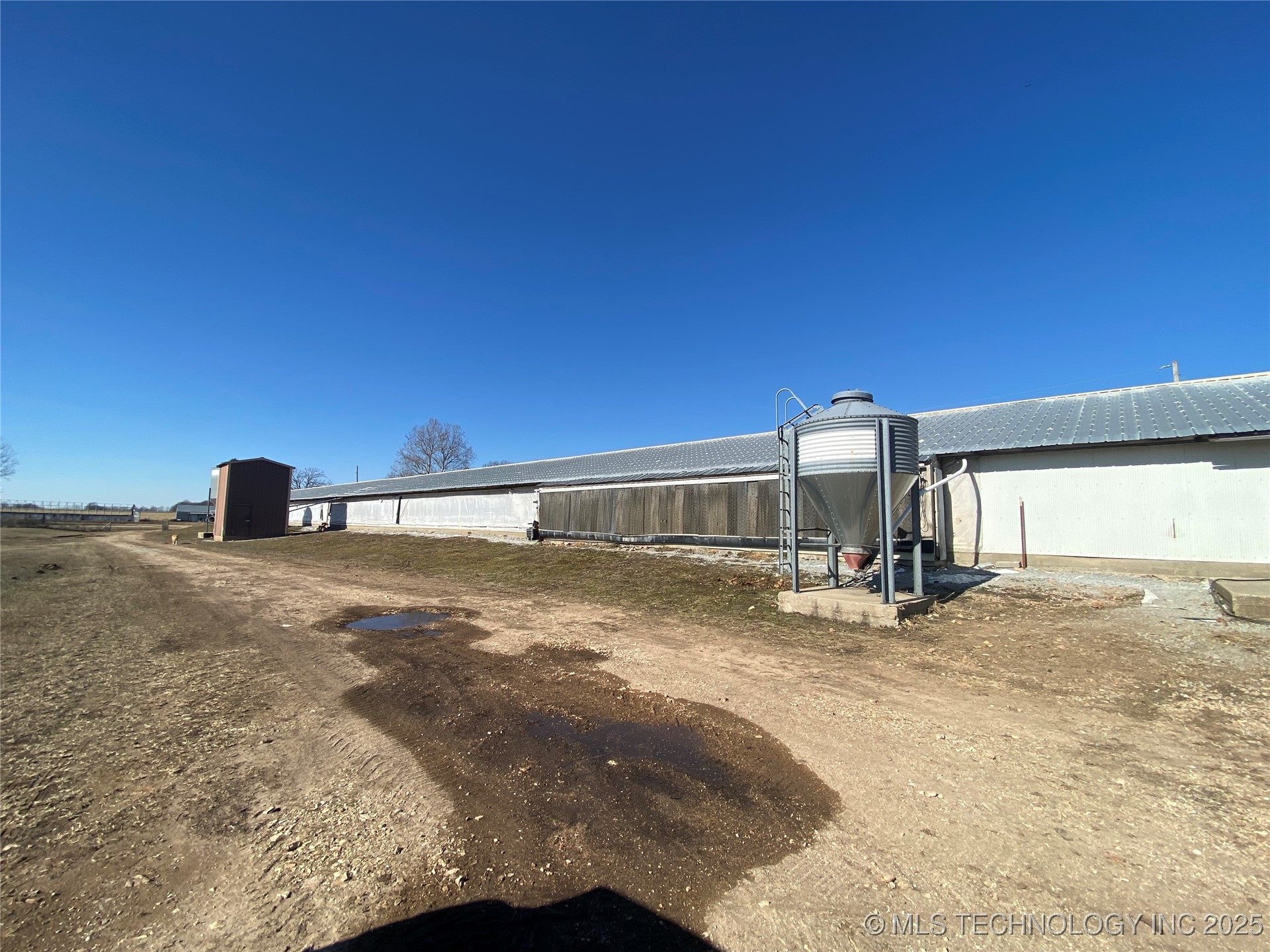 20218 E 430 Road Property Photo 6