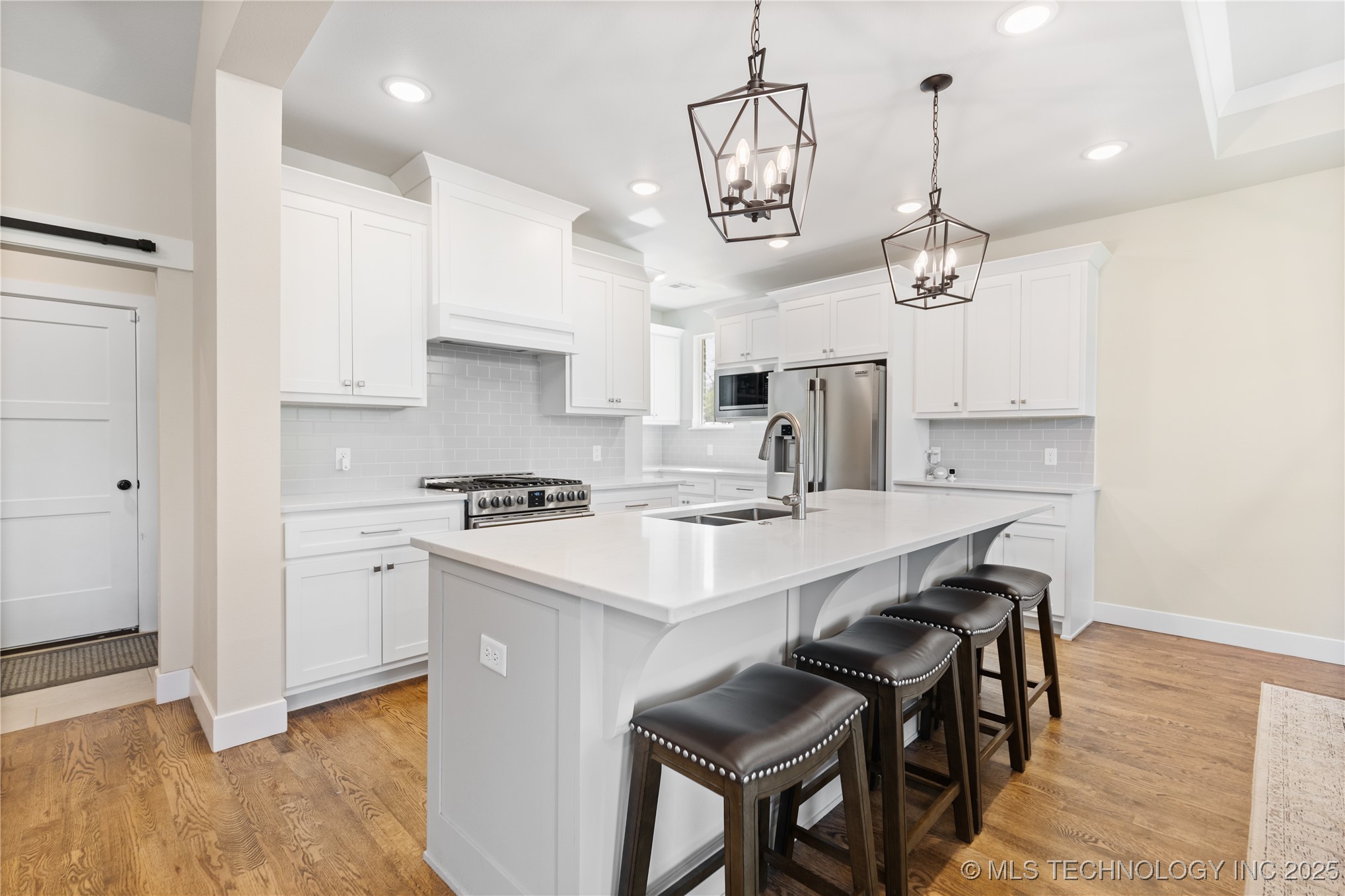 2718 Hickory Ridge Drive Property Photo 10