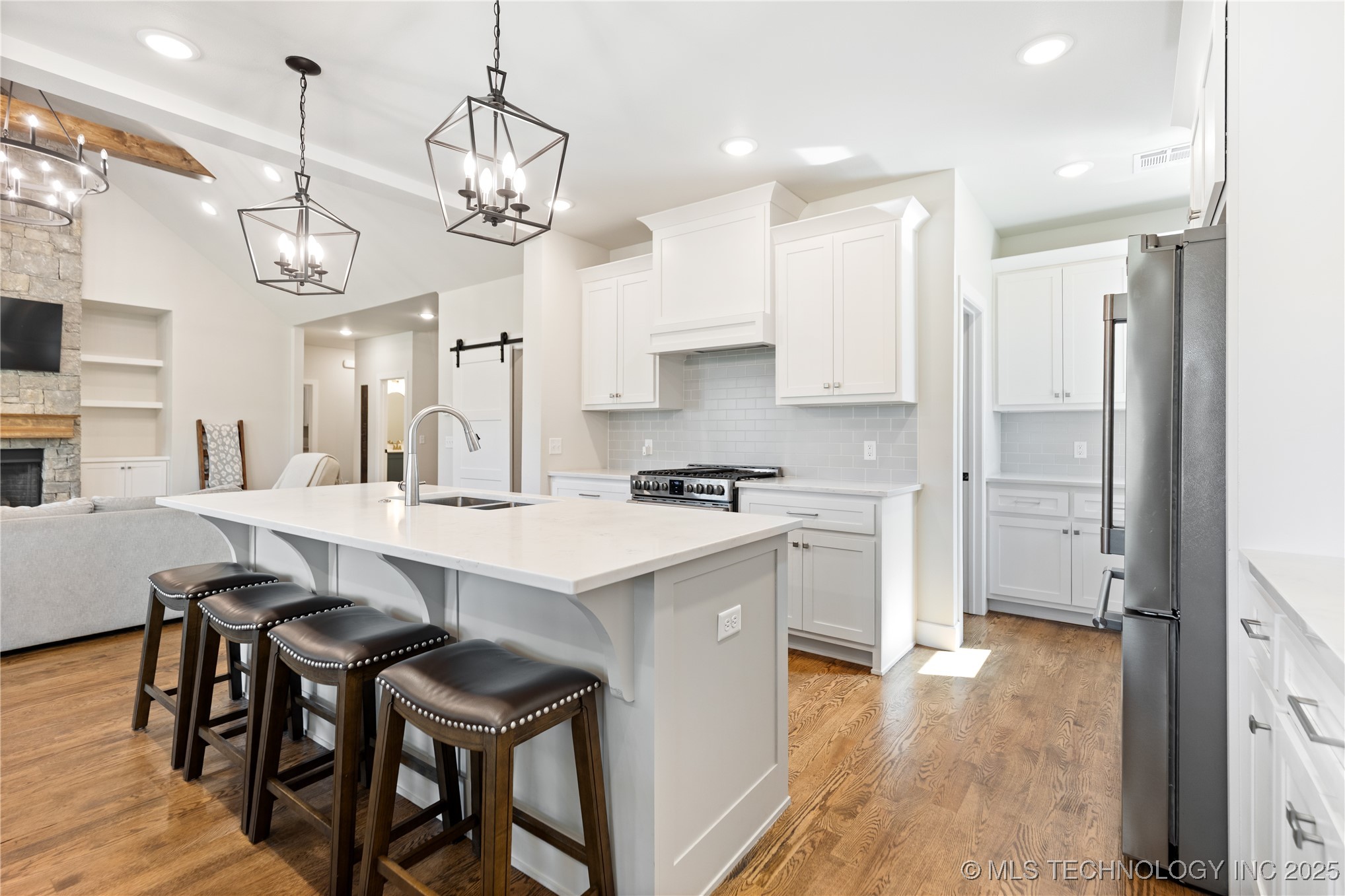 2718 Hickory Ridge Drive Property Photo 11