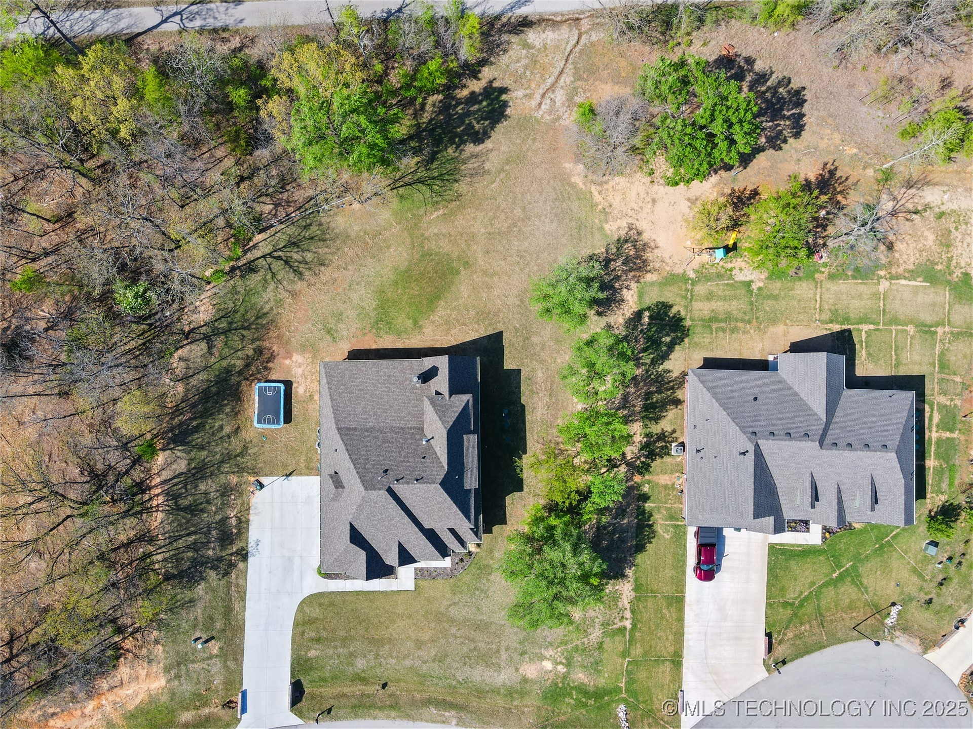 2718 Hickory Ridge Drive Property Photo 27