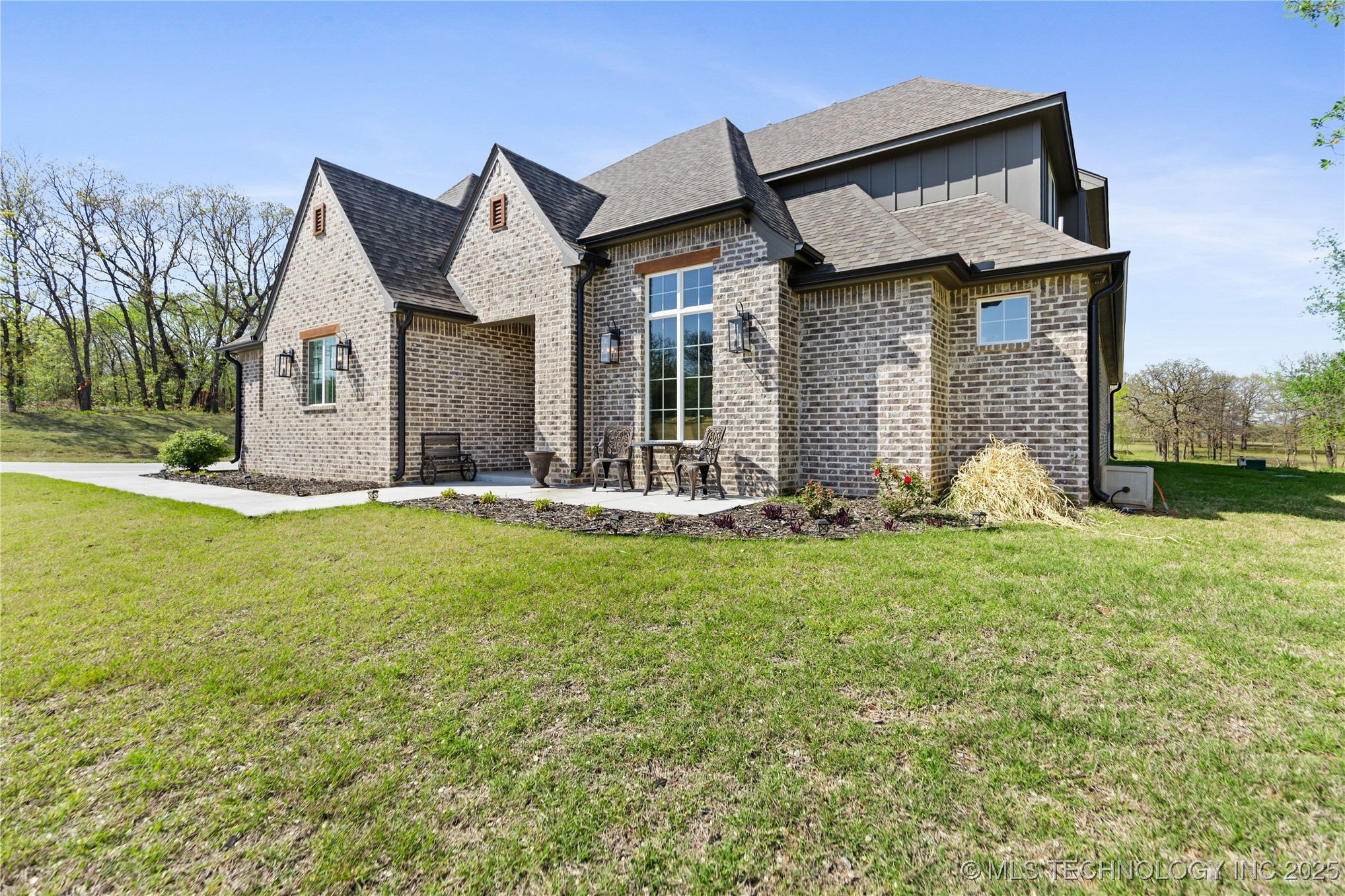 2718 Hickory Ridge Drive Property Photo 31