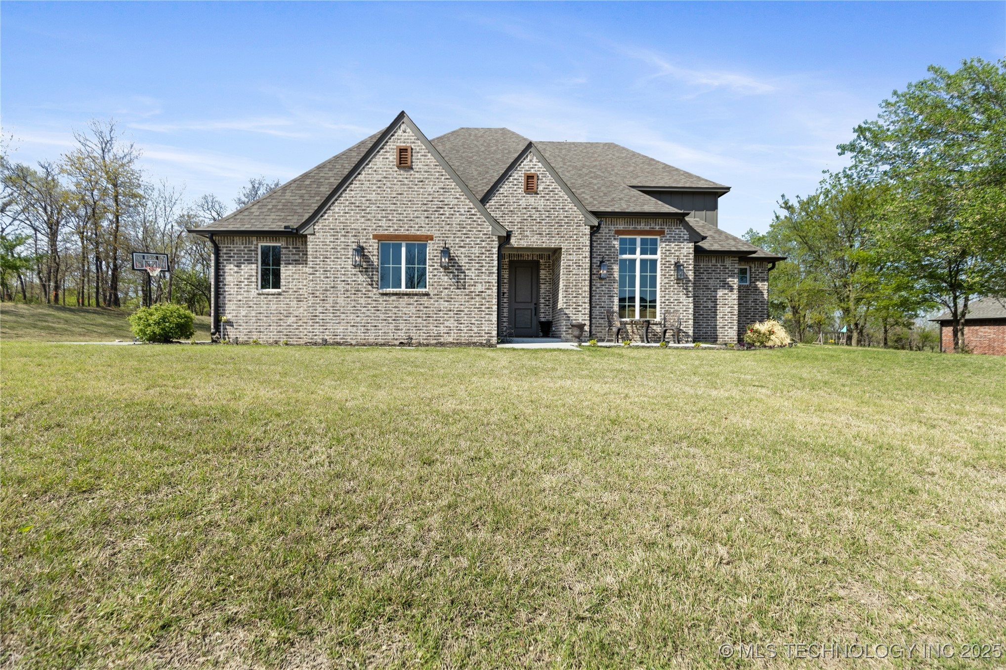 2718 Hickory Ridge Drive Property Photo 33