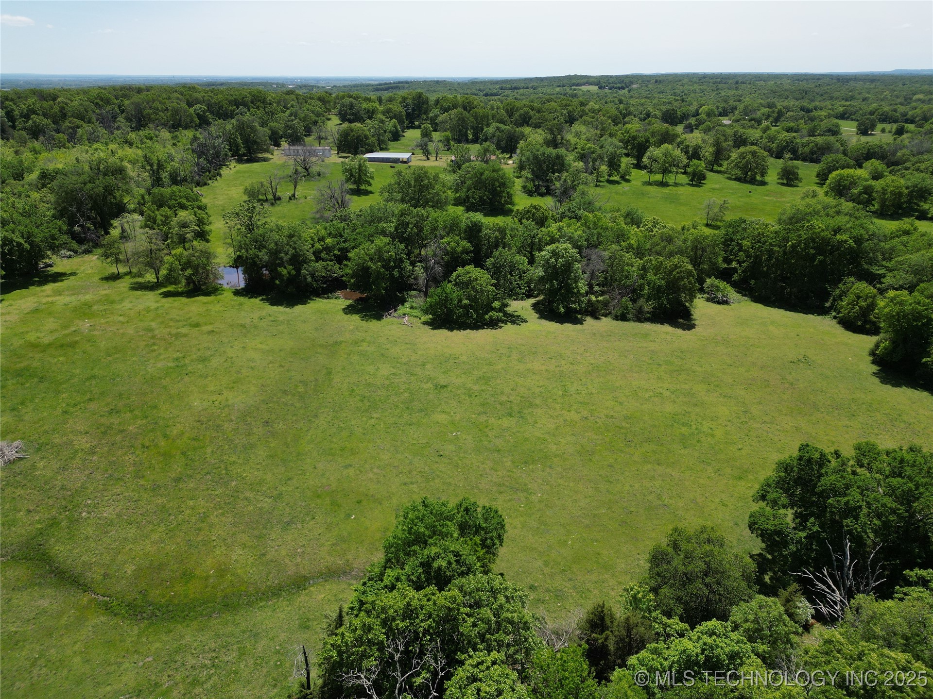 432756 E 320 Road Property Photo 2
