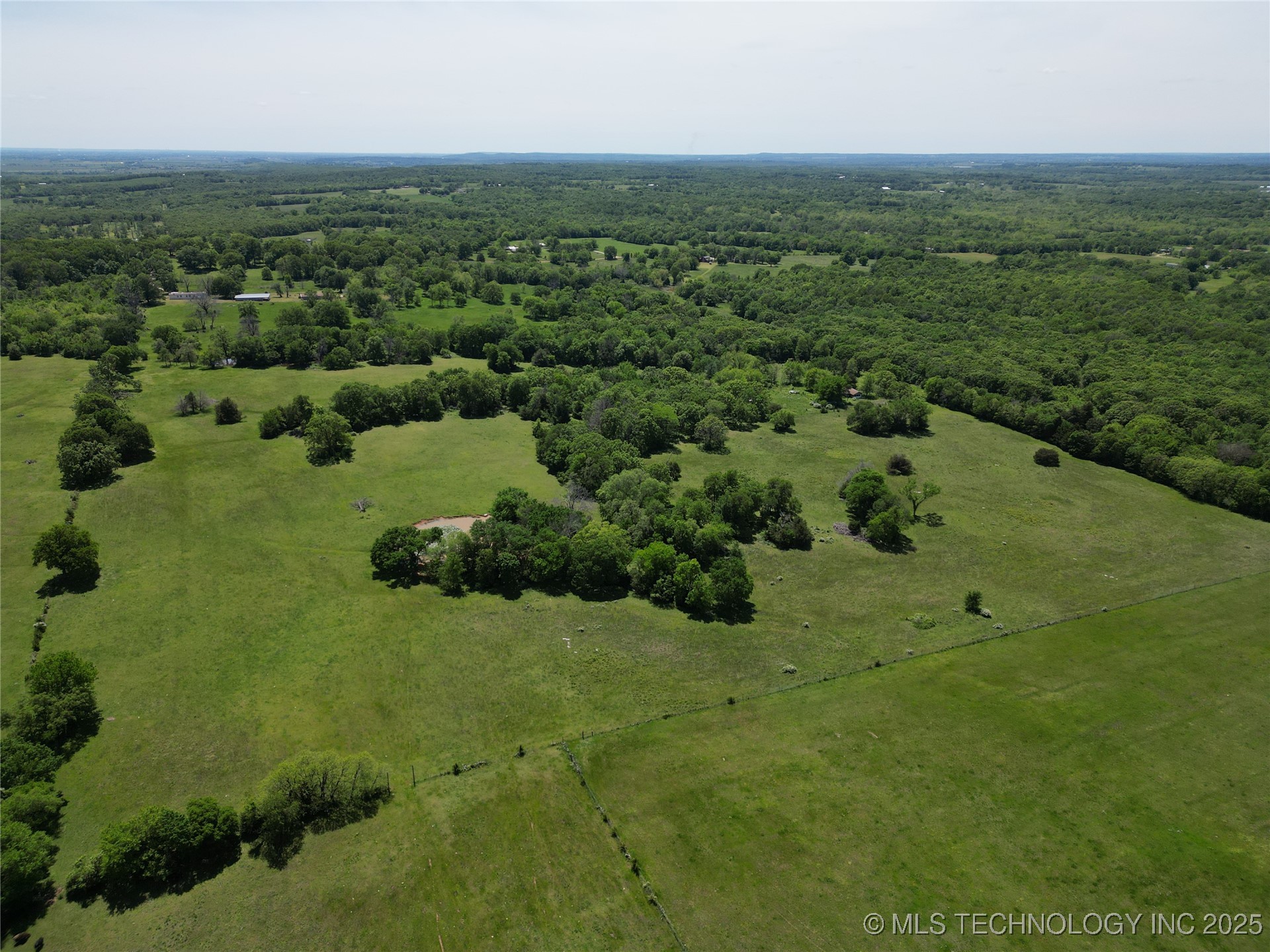 432756 E 320 Road Property Photo 3
