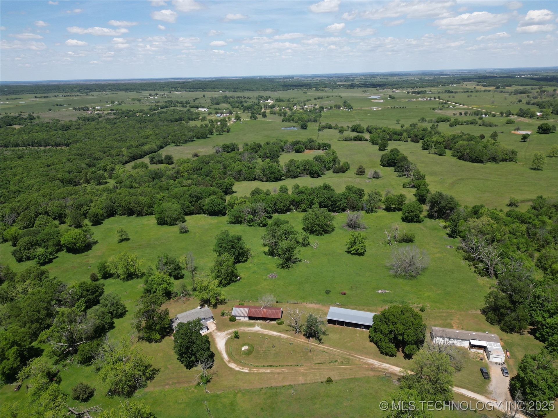 432756 E 320 Road Property Photo 14