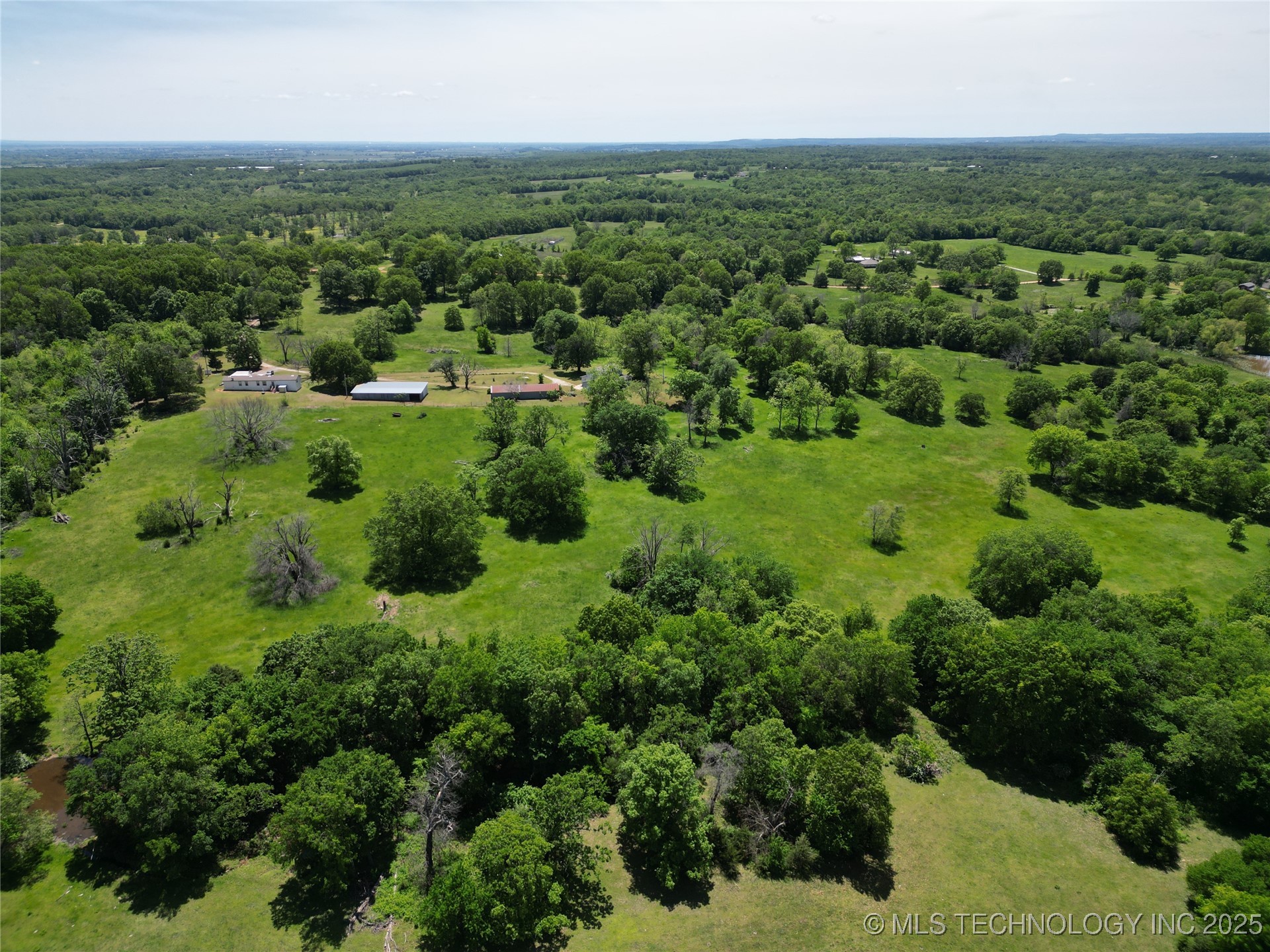 432756 E 320 Road Property Photo 24
